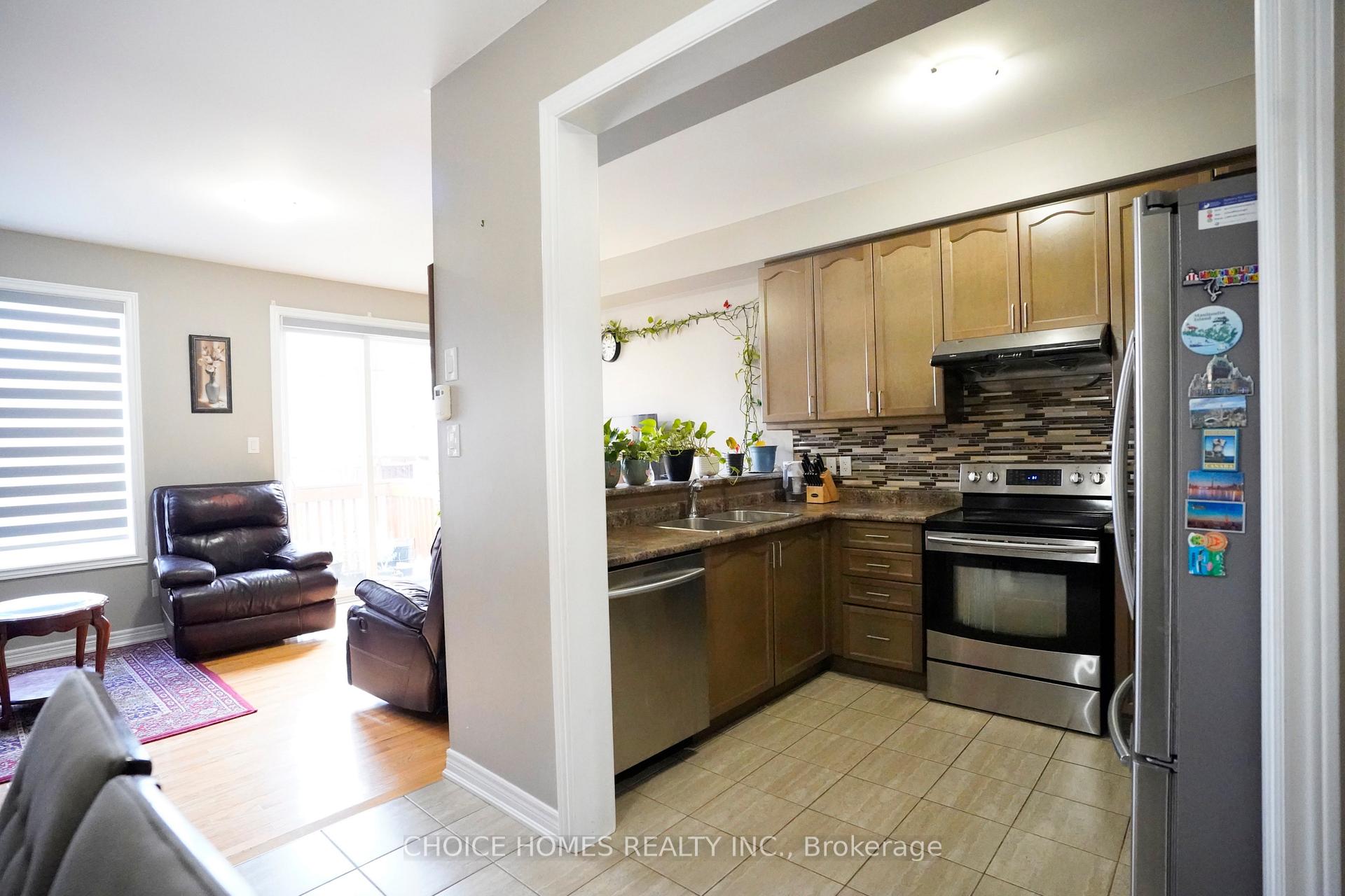 Photo 18 of 71 Pendulum Circle, Brampton, Sandringham-Wellington — HOMEH