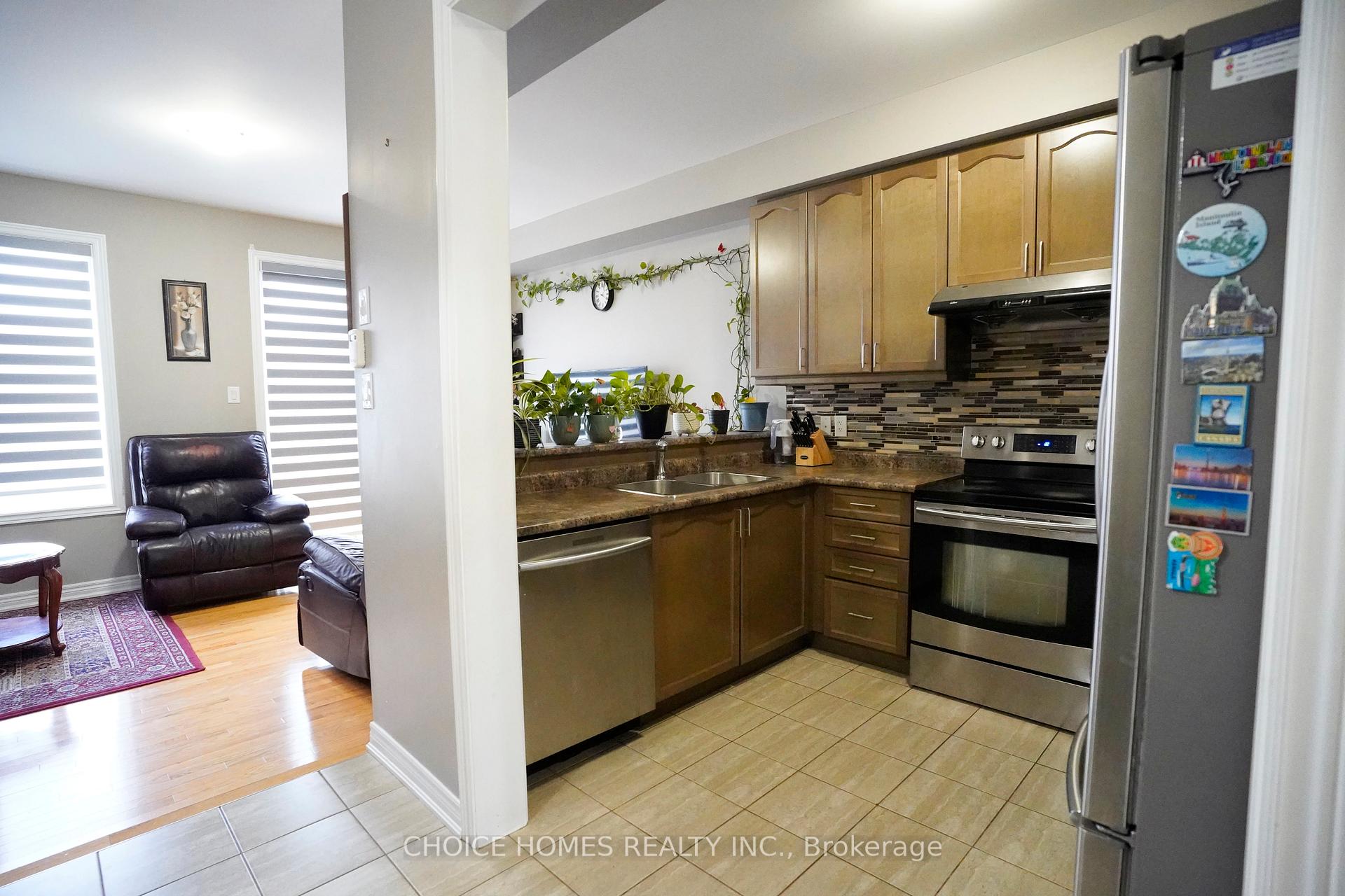 Photo 19 of 71 Pendulum Circle, Brampton, Sandringham-Wellington — HOMEH