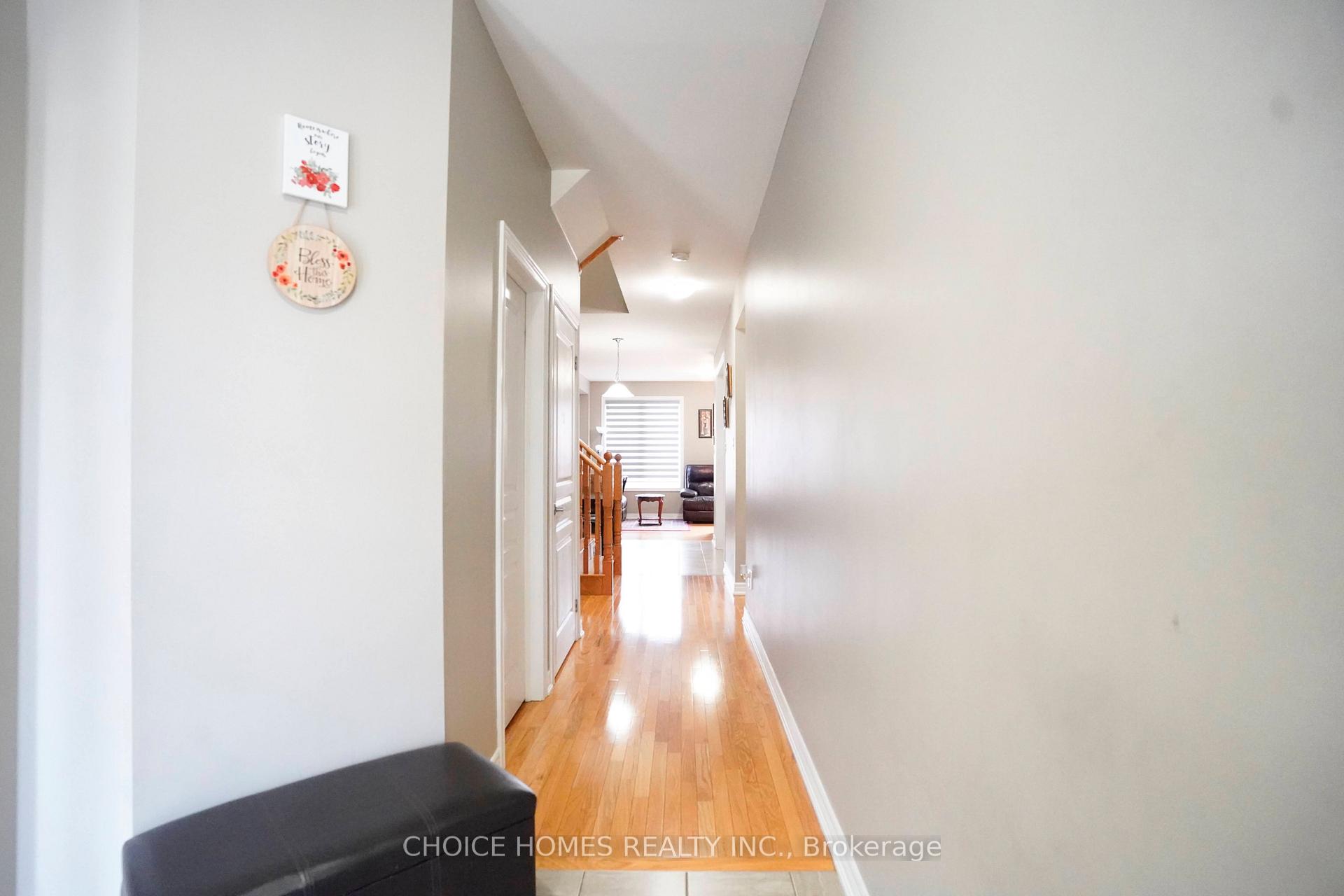 Photo 23 of 71 Pendulum Circle, Brampton, Sandringham-Wellington — HOMEH