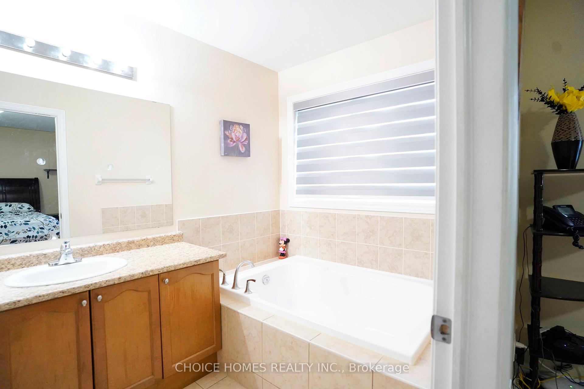 Photo 28 of 71 Pendulum Circle, Brampton, Sandringham-Wellington — HOMEH