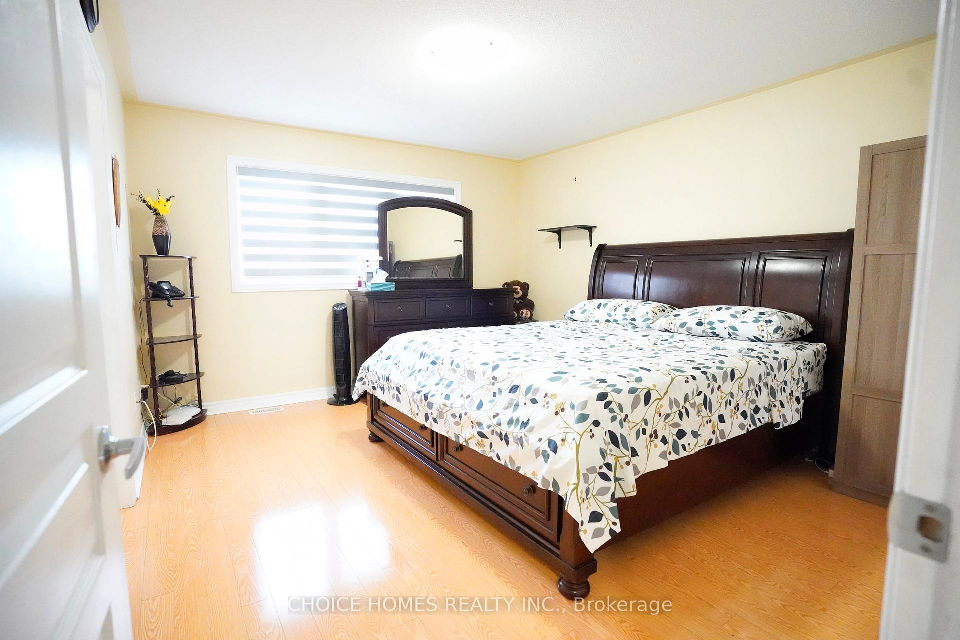Photo 33 of 71 Pendulum Circle, Brampton, Sandringham-Wellington — HOMEH