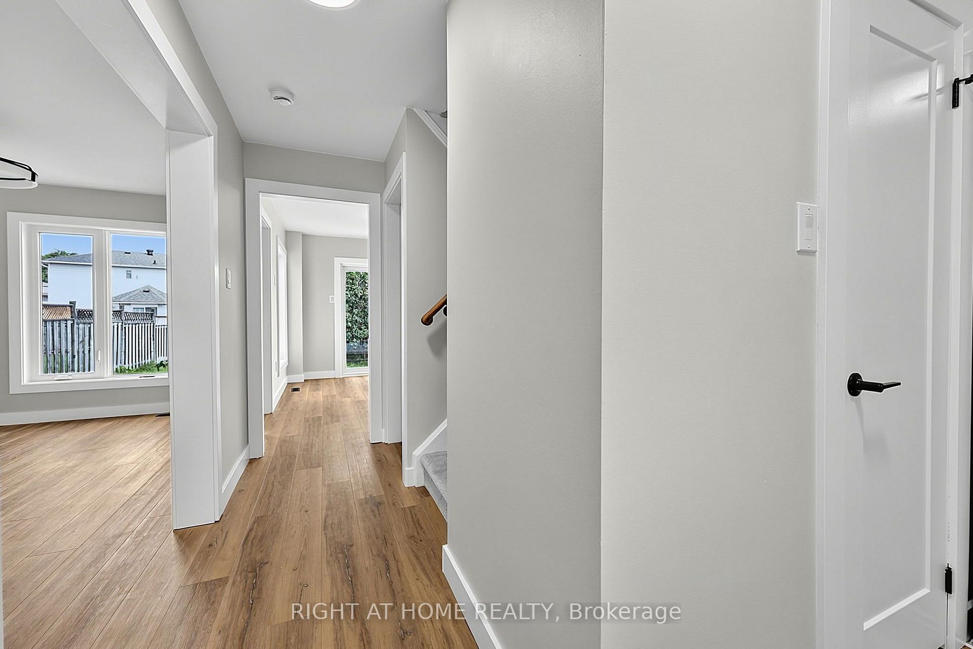 Photo 4 of 6 Ward Drive, Barrie, Painswick North — HOMEH