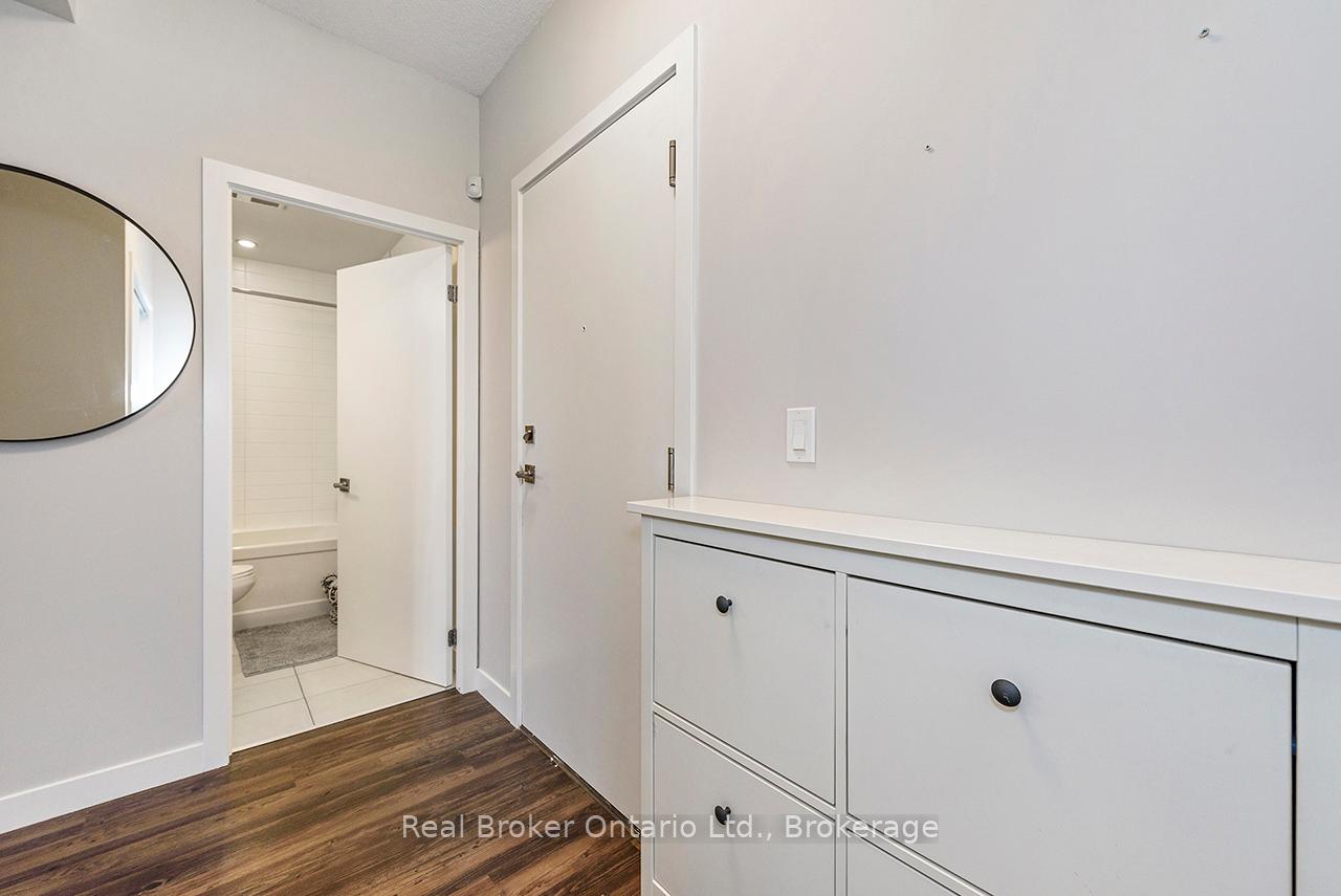 Photo 2 of Unit 611, 2081 Fairview Street, Burlington, Freeman — HOMEH