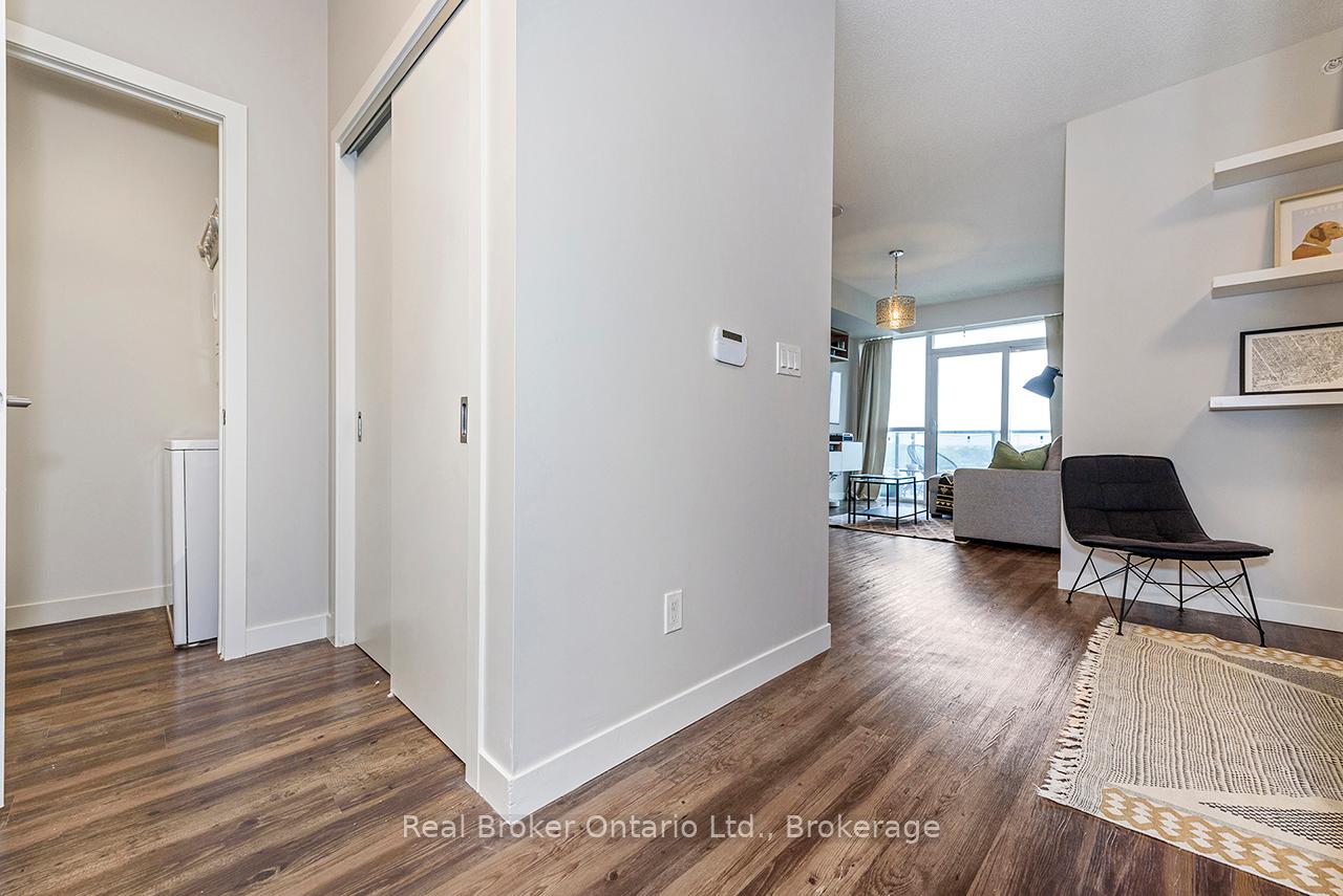 Photo 3 of Unit 611, 2081 Fairview Street, Burlington, Freeman — HOMEH