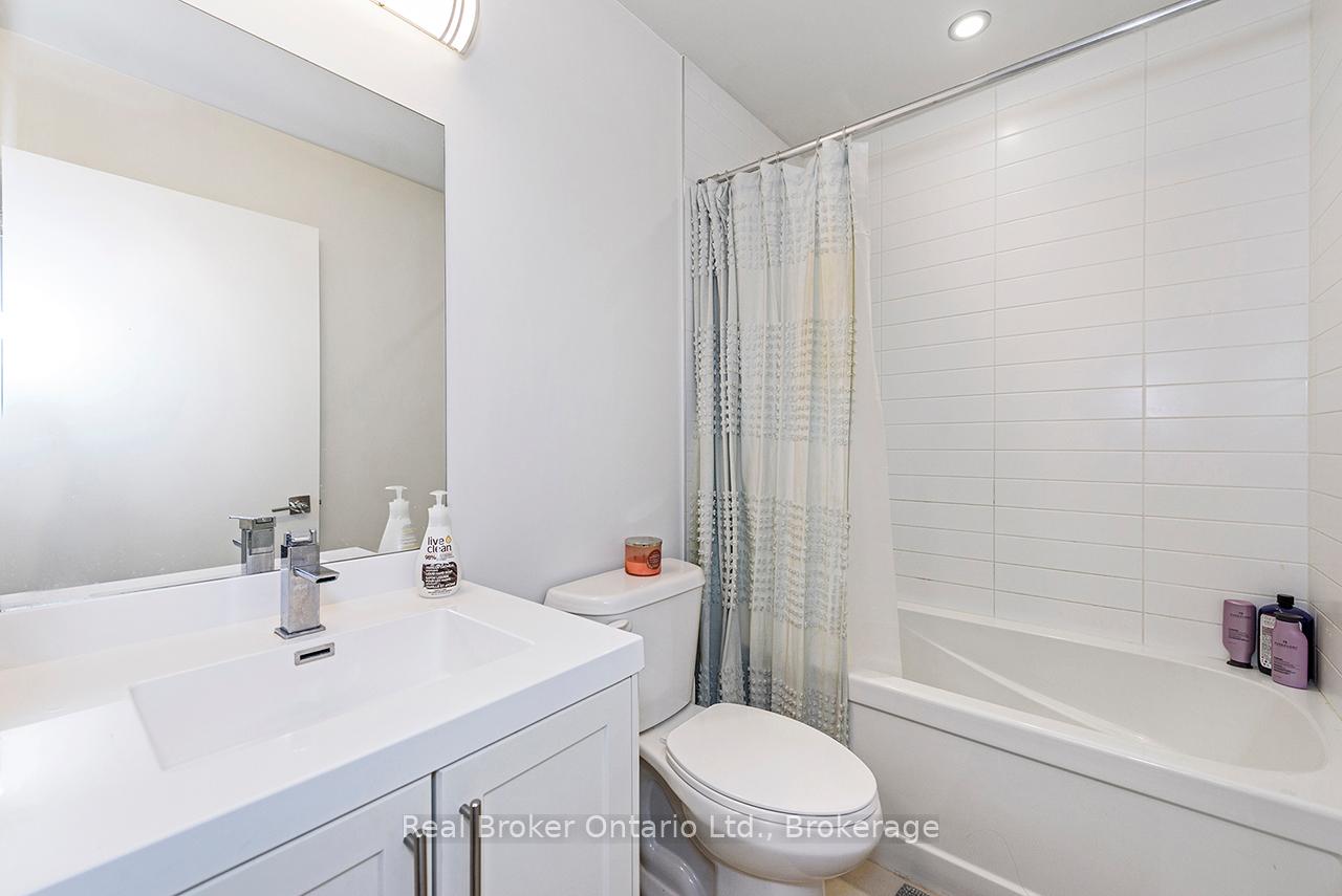 Photo 4 of Unit 611, 2081 Fairview Street, Burlington, Freeman — HOMEH