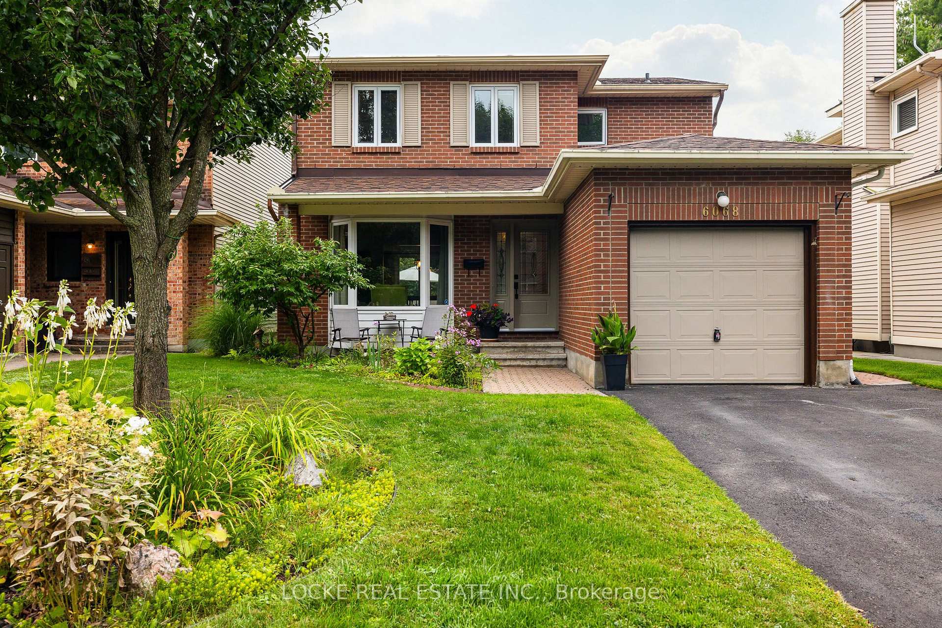 Photo 1 of 6068 Ridgelea Place, Ottawa, Chapel Hill — HOMEH
