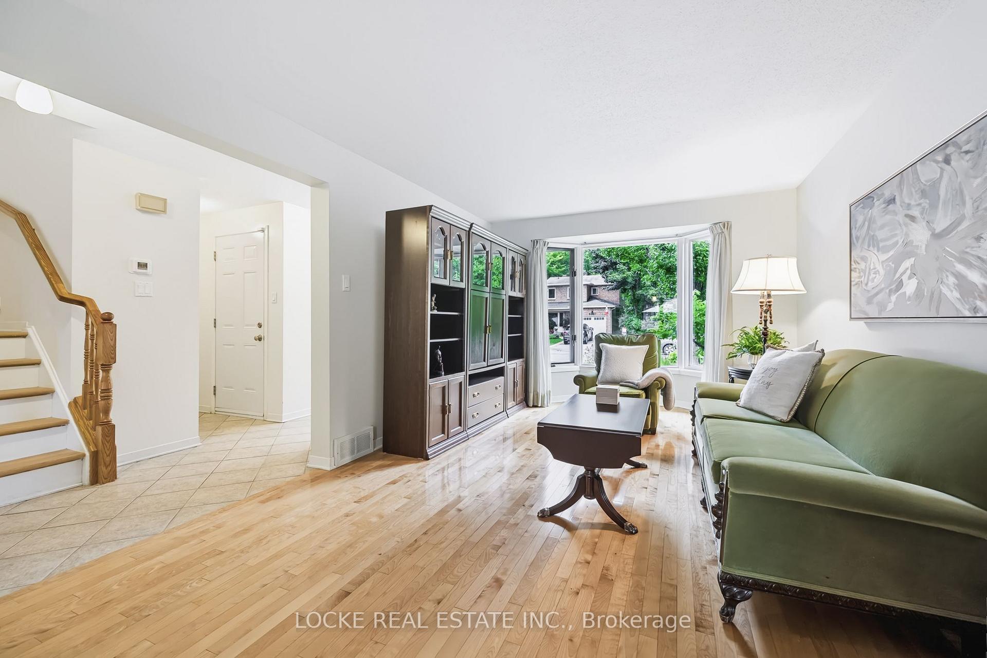 Photo 7 of 6068 Ridgelea Place, Ottawa, Chapel Hill — HOMEH