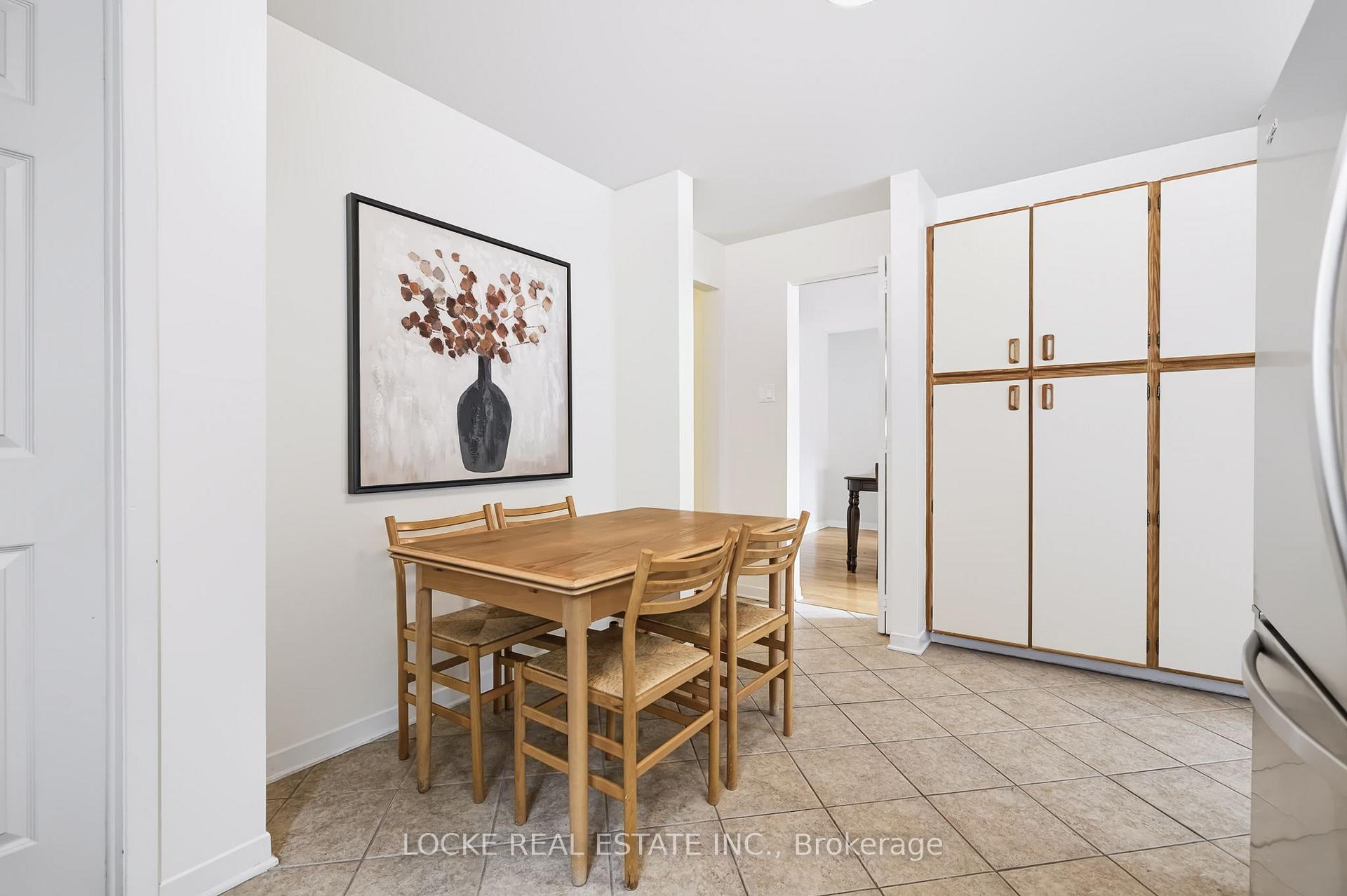 Photo 12 of 6068 Ridgelea Place, Ottawa, Chapel Hill — HOMEH