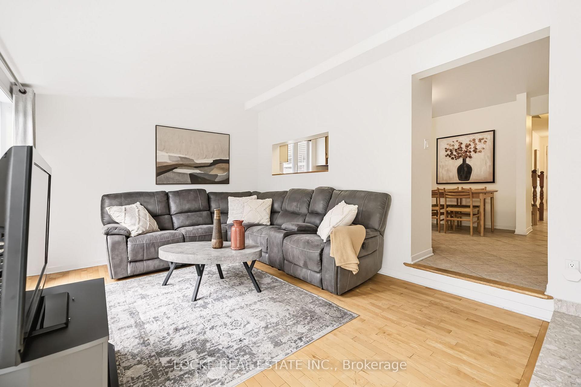 Photo 15 of 6068 Ridgelea Place, Ottawa, Chapel Hill — HOMEH