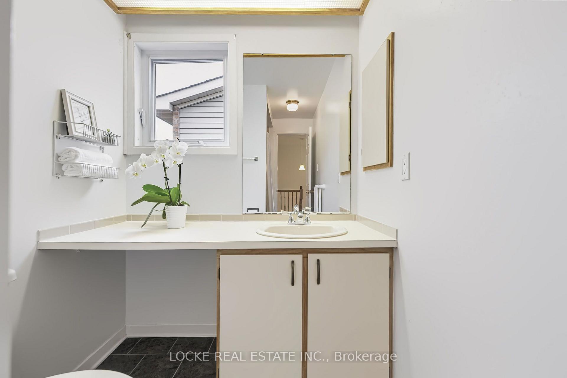 Photo 30 of 6068 Ridgelea Place, Ottawa, Chapel Hill — HOMEH
