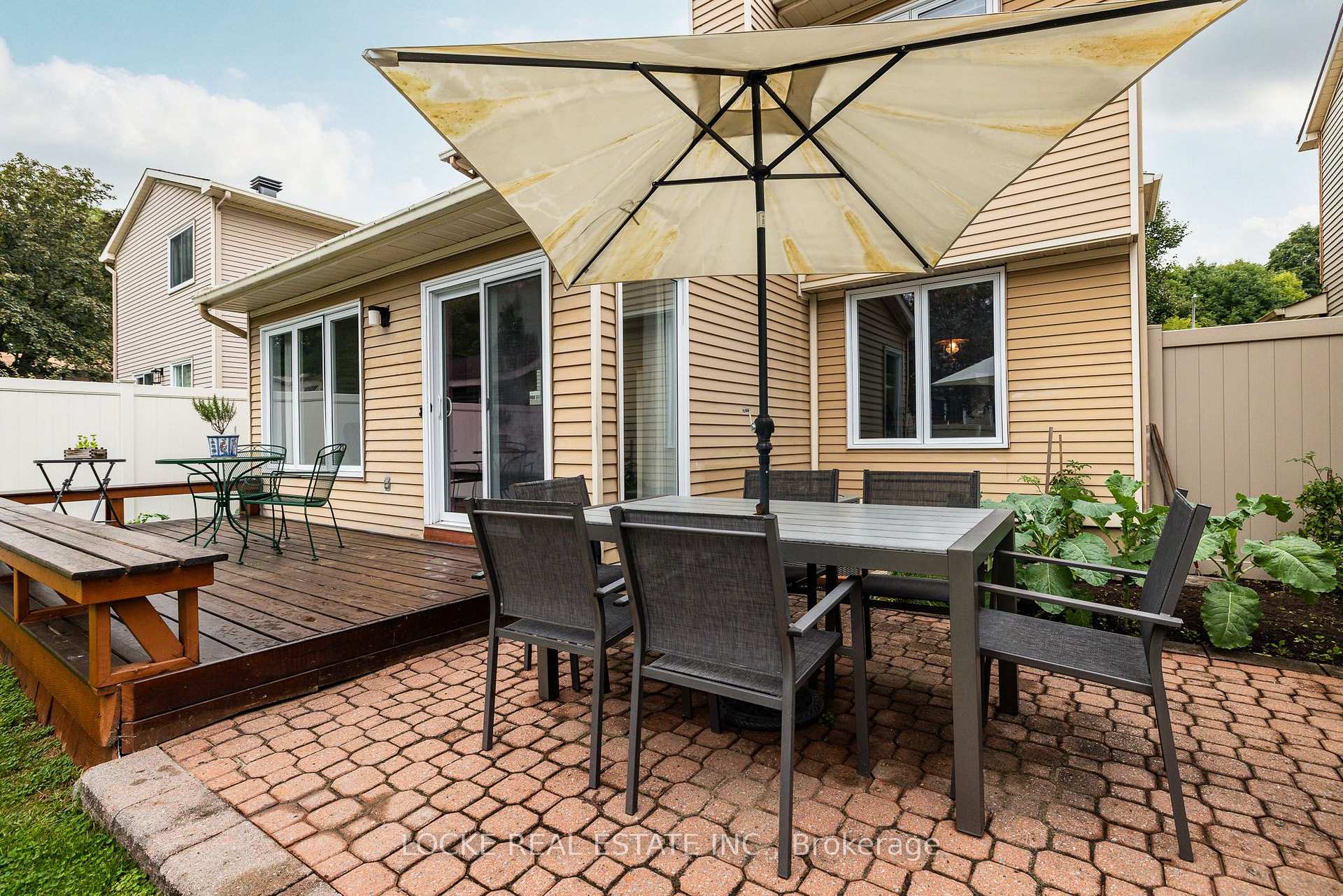 Photo 36 of 6068 Ridgelea Place, Ottawa, Chapel Hill — HOMEH
