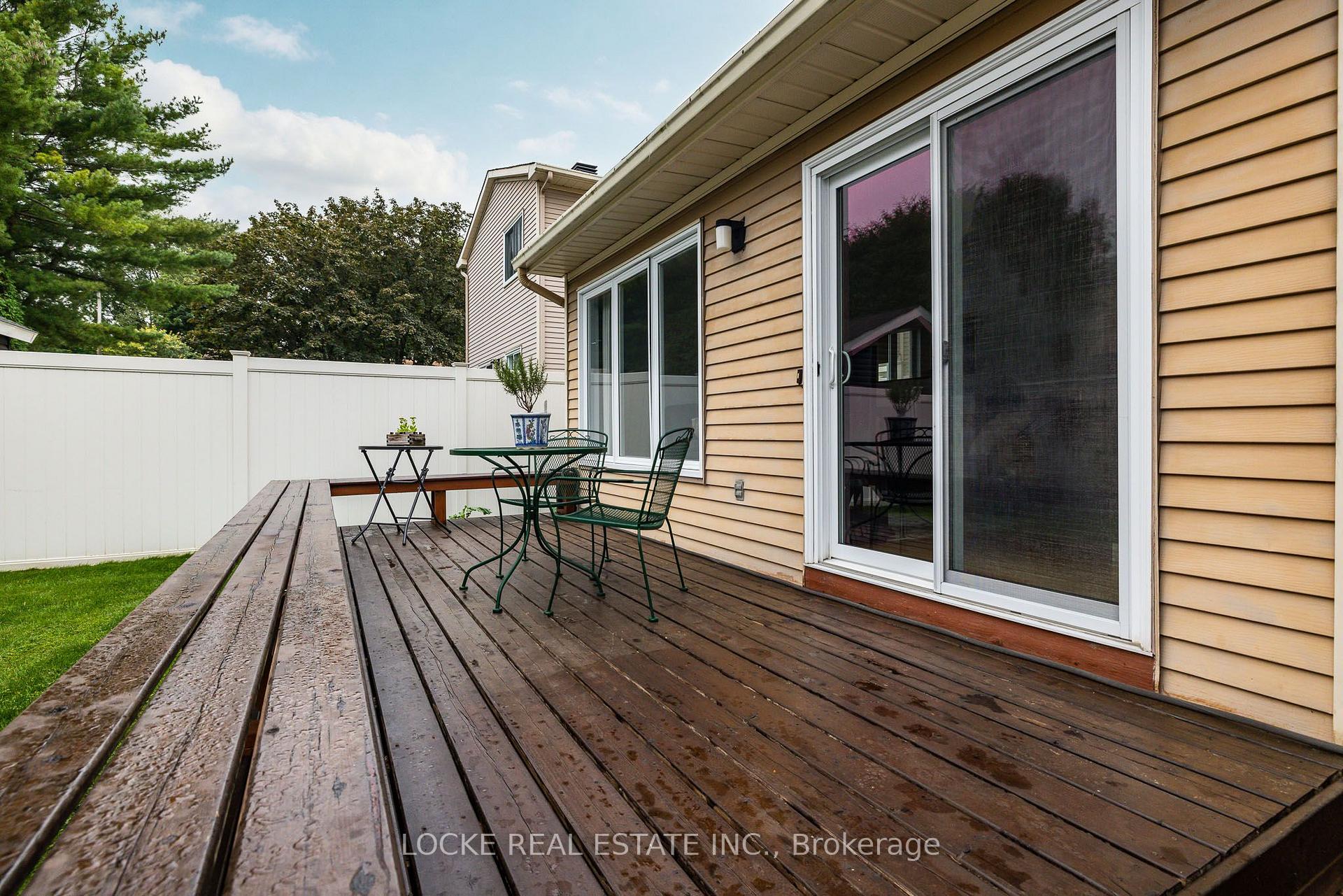 Photo 37 of 6068 Ridgelea Place, Ottawa, Chapel Hill — HOMEH