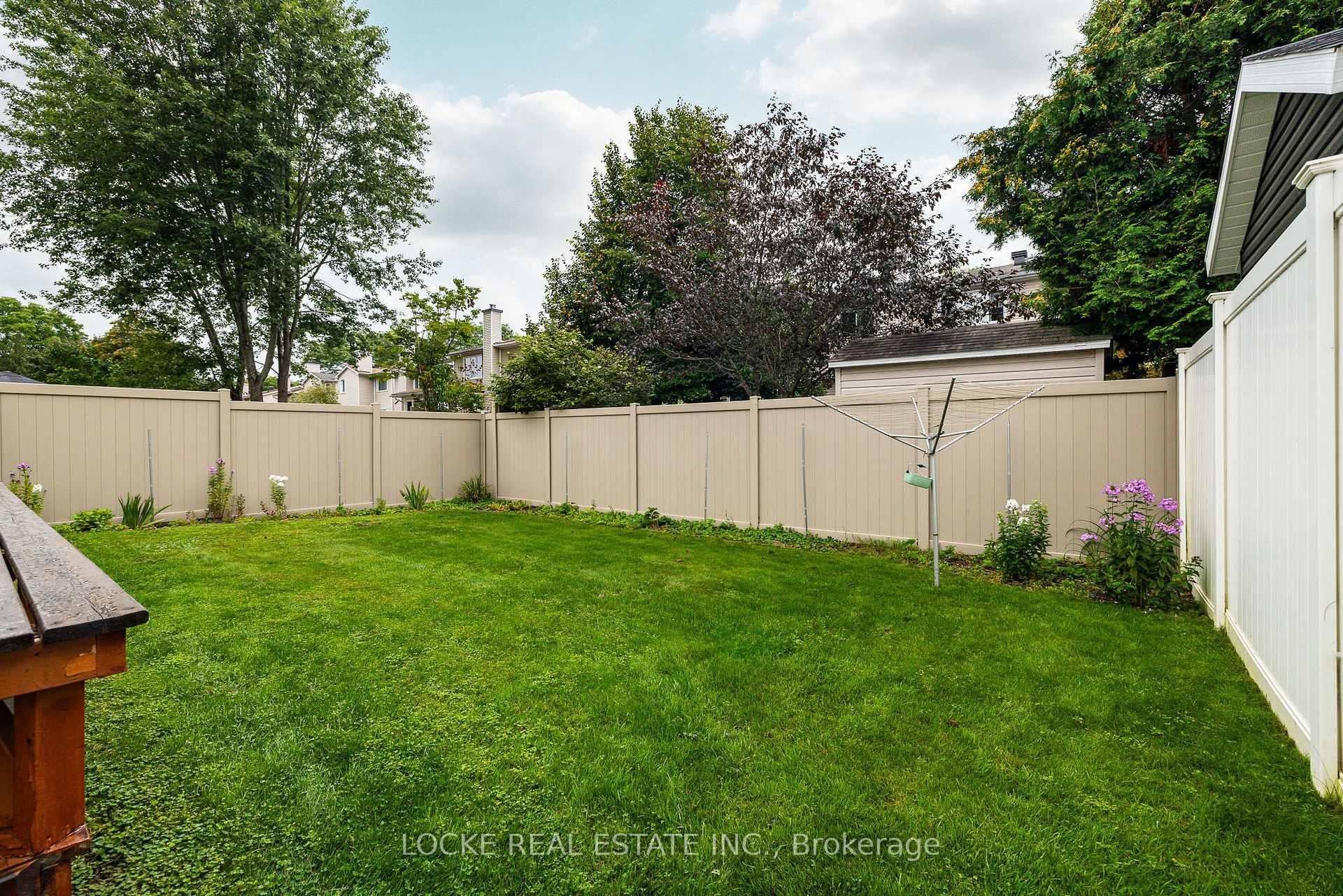 Photo 40 of 6068 Ridgelea Place, Ottawa, Chapel Hill — HOMEH