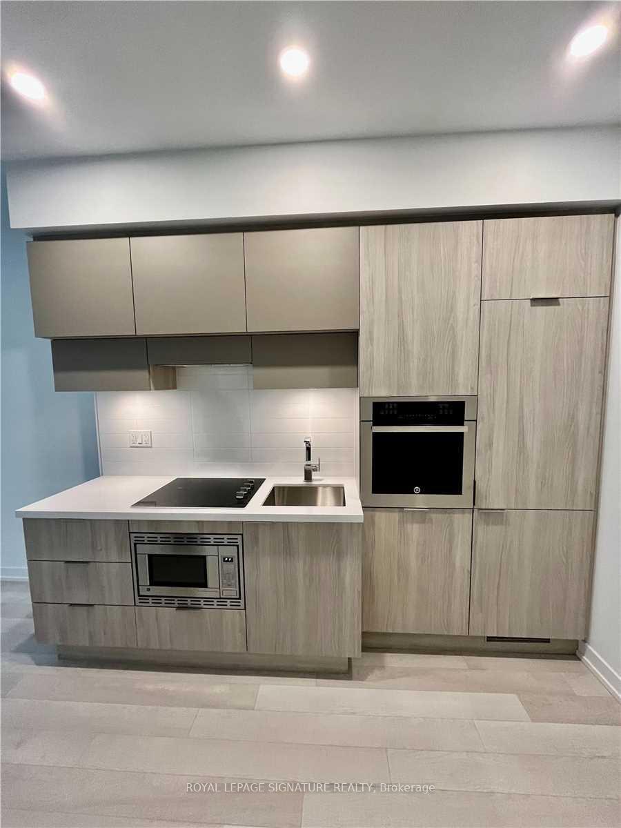 Photo 3 of Unit 308, 39 Roehampton Avenue, Toronto, Mount Pleasant West — HOMEH