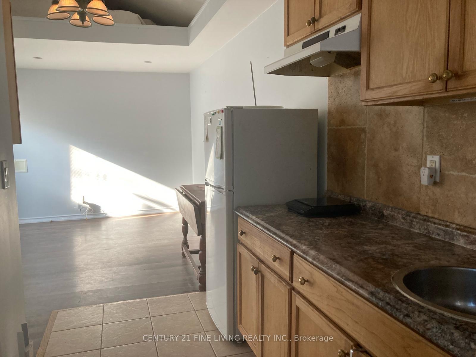Photo 2 of Unit (Grdn), 400 Nairn Avenue, Toronto, Caledonia-Fairbank — HOMEH