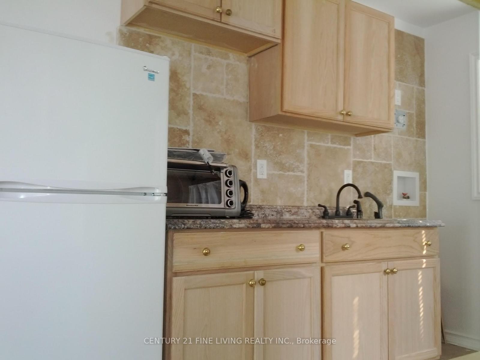 Photo 4 of Unit (Grdn), 400 Nairn Avenue, Toronto, Caledonia-Fairbank — HOMEH