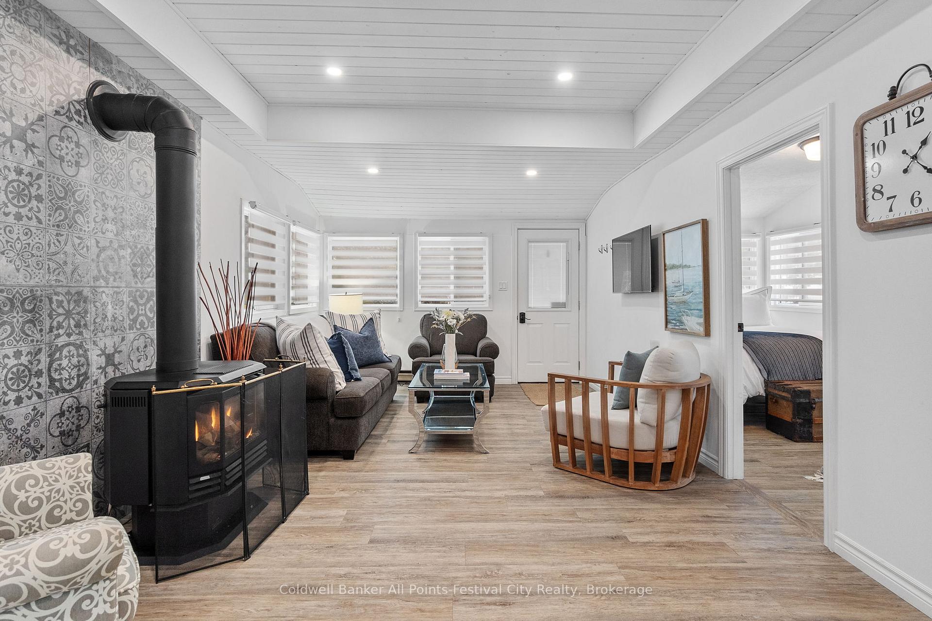Photo 7 of 20 Tuyll Street, Bluewater, Bayfield — HOMEH