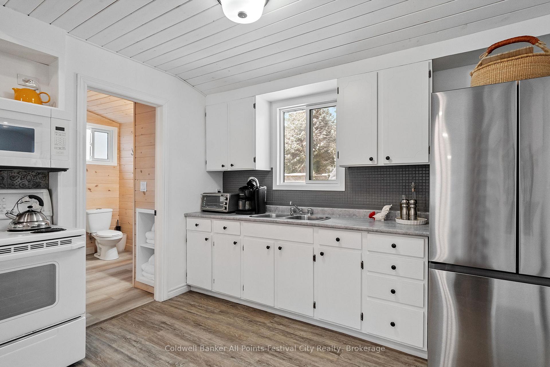 Photo 18 of 20 Tuyll Street, Bluewater, Bayfield — HOMEH