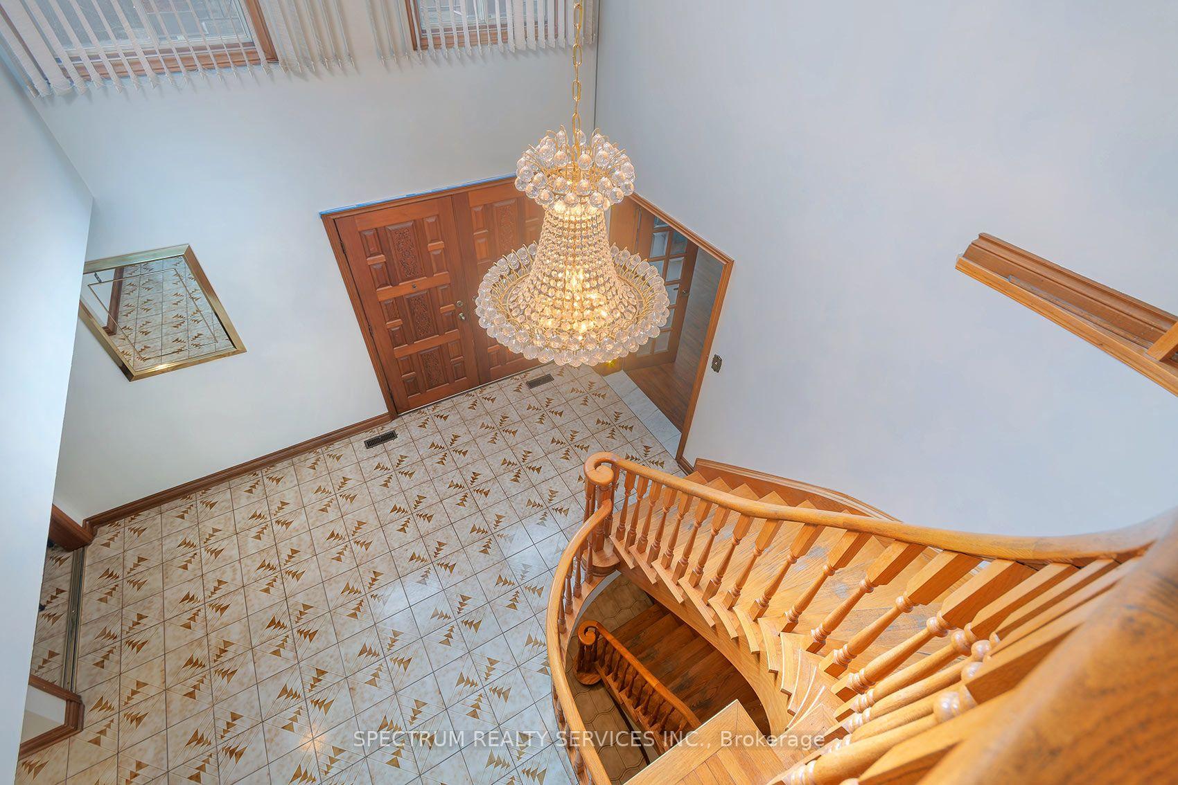 Photo 6 of 145A Whitfield Avenue, North York, Humber Summit — HOMEH