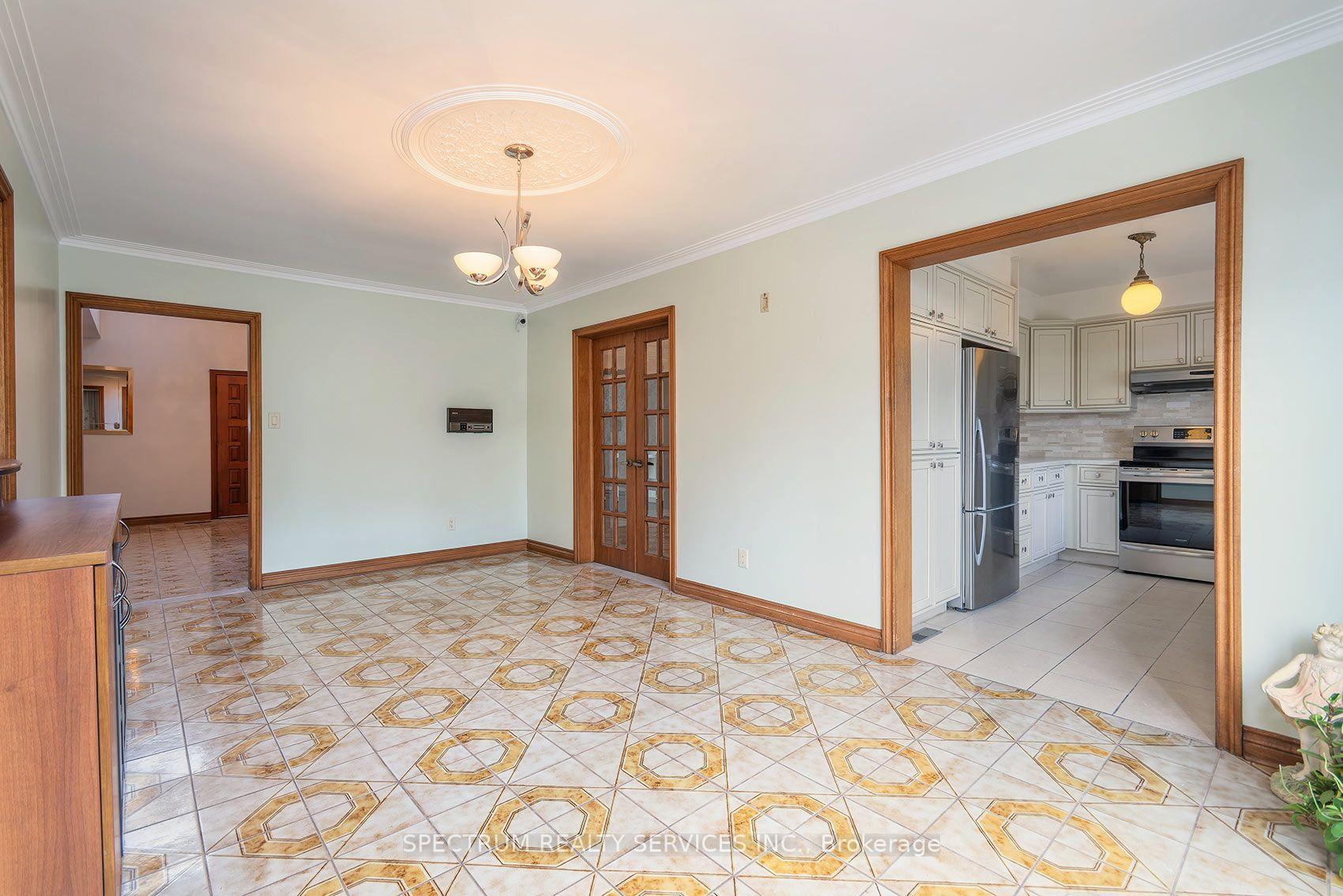 Photo 16 of 145A Whitfield Avenue, North York, Humber Summit — HOMEH