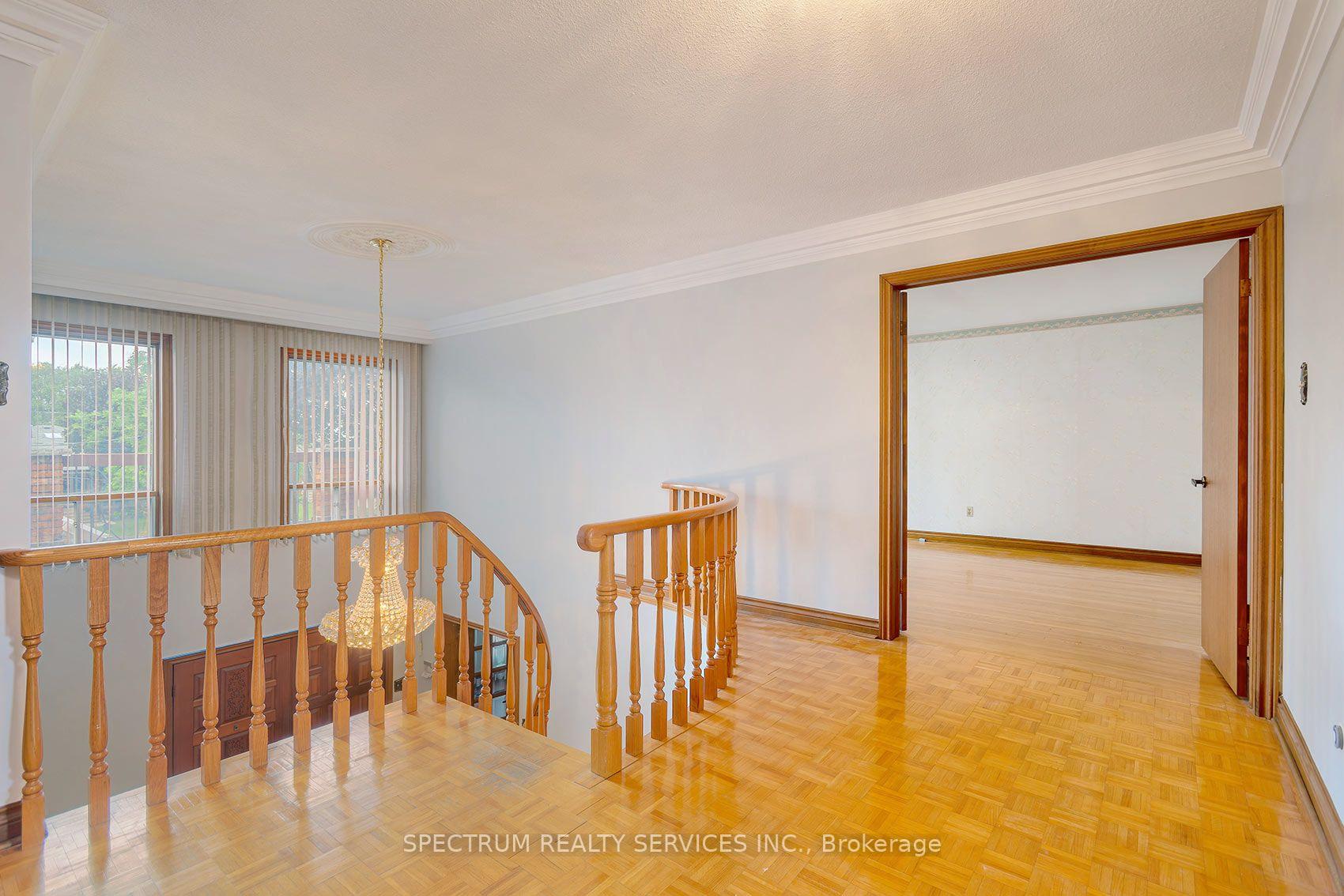 Photo 23 of 145A Whitfield Avenue, North York, Humber Summit — HOMEH