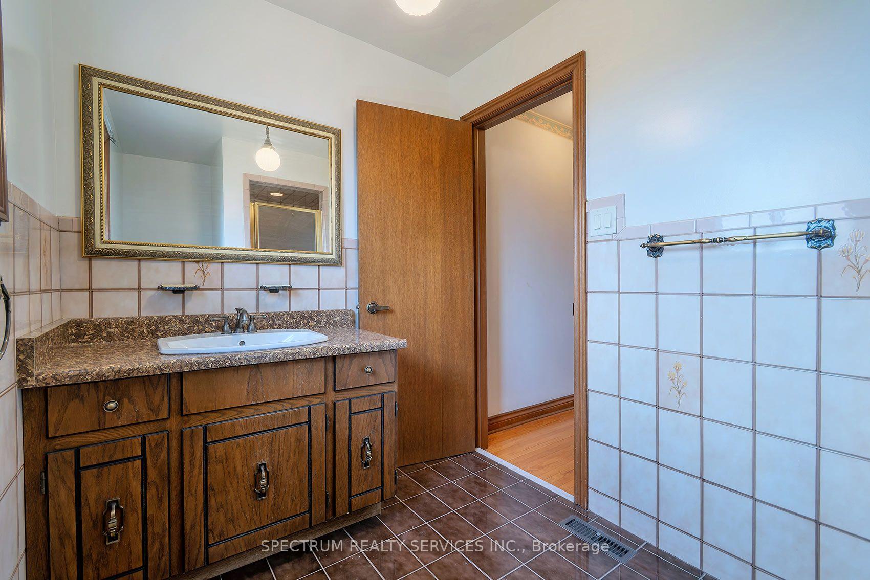 Photo 27 of 145A Whitfield Avenue, North York, Humber Summit — HOMEH