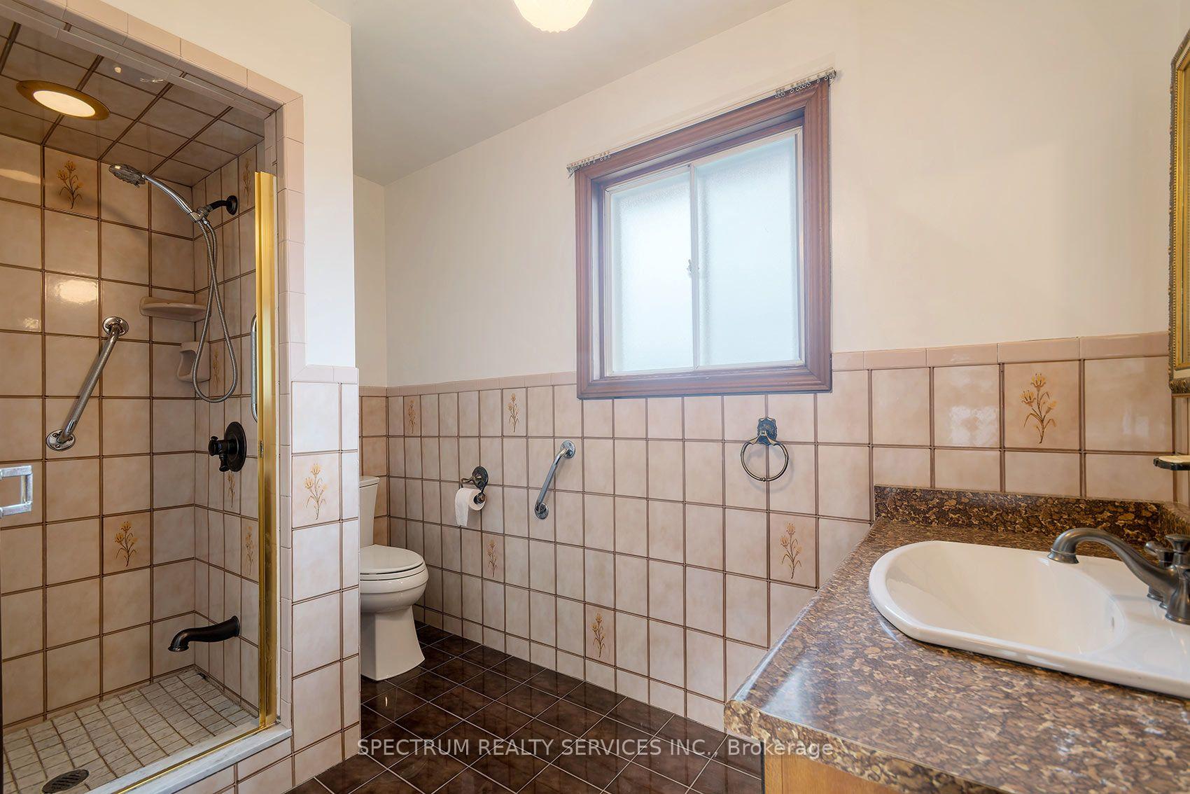 Photo 28 of 145A Whitfield Avenue, North York, Humber Summit — HOMEH