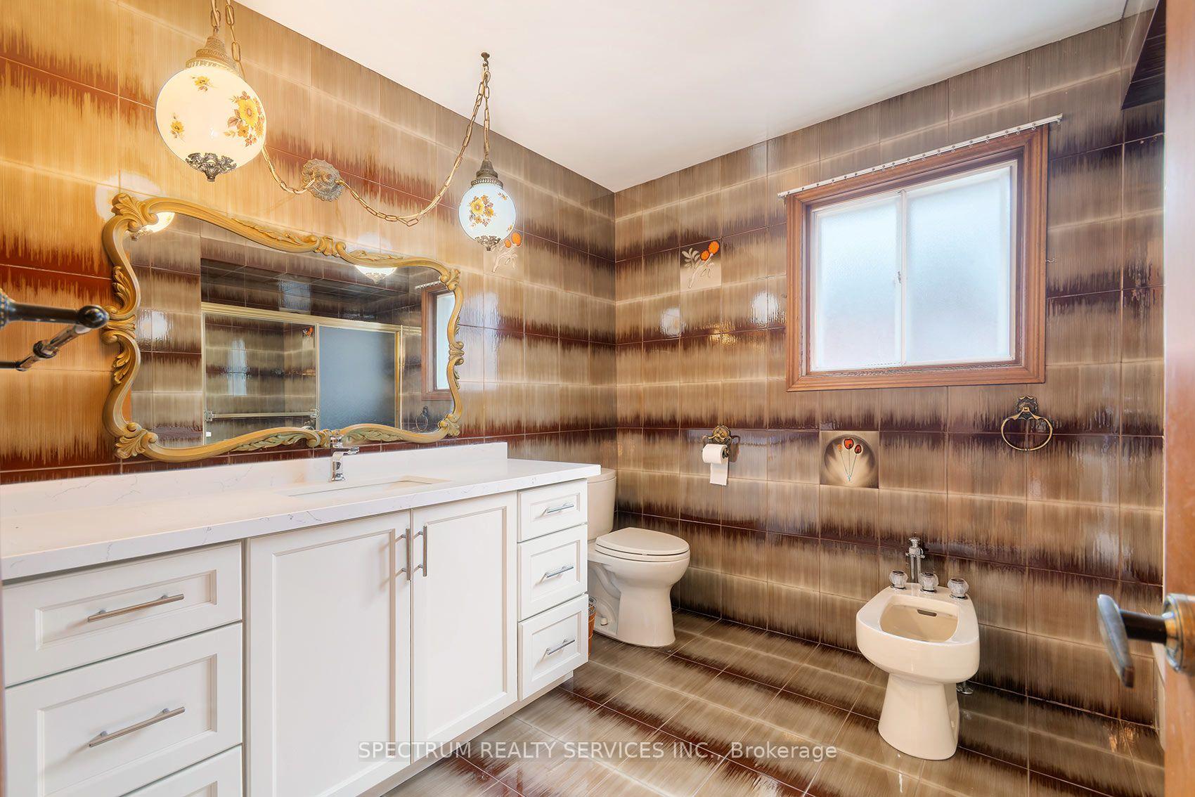 Photo 34 of 145A Whitfield Avenue, North York, Humber Summit — HOMEH