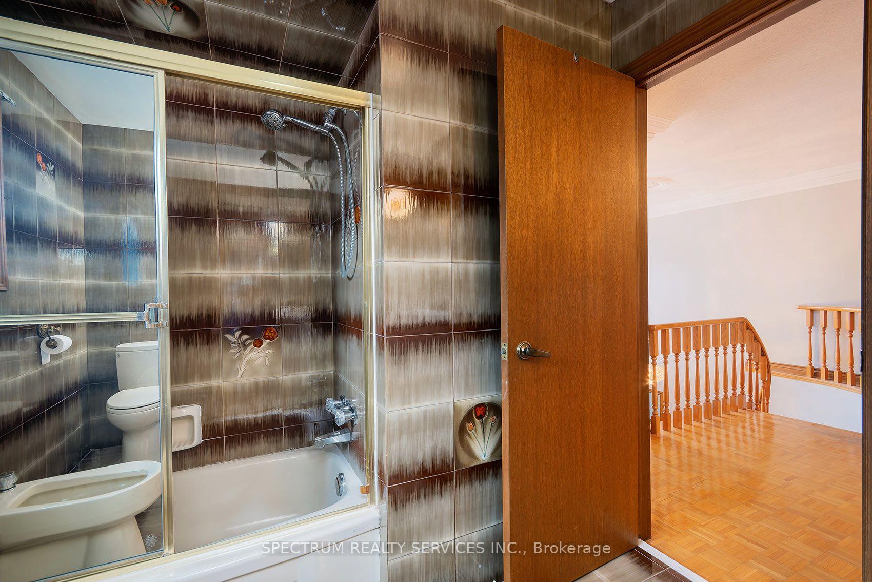 Photo 35 of 145A Whitfield Avenue, North York, Humber Summit — HOMEH