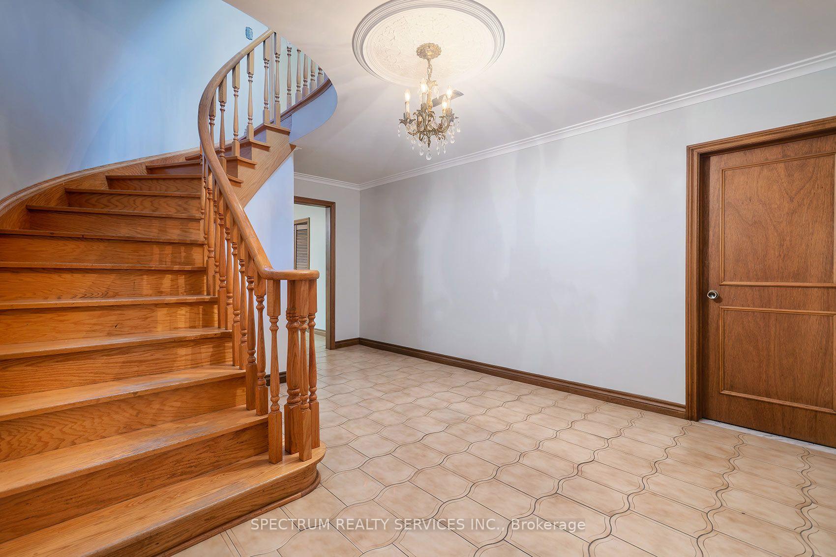 Photo 36 of 145A Whitfield Avenue, North York, Humber Summit — HOMEH