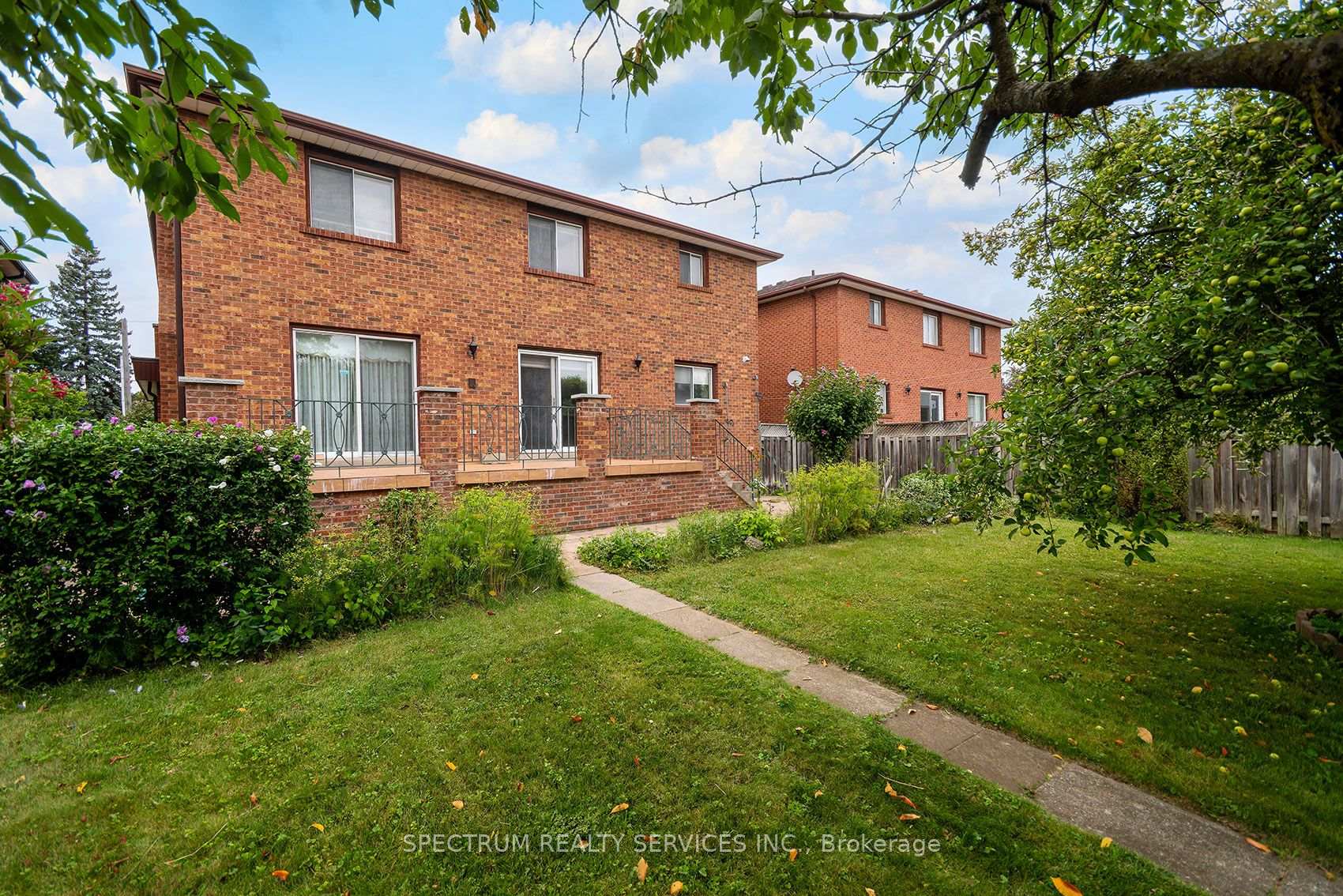 Photo 45 of 145A Whitfield Avenue, North York, Humber Summit — HOMEH
