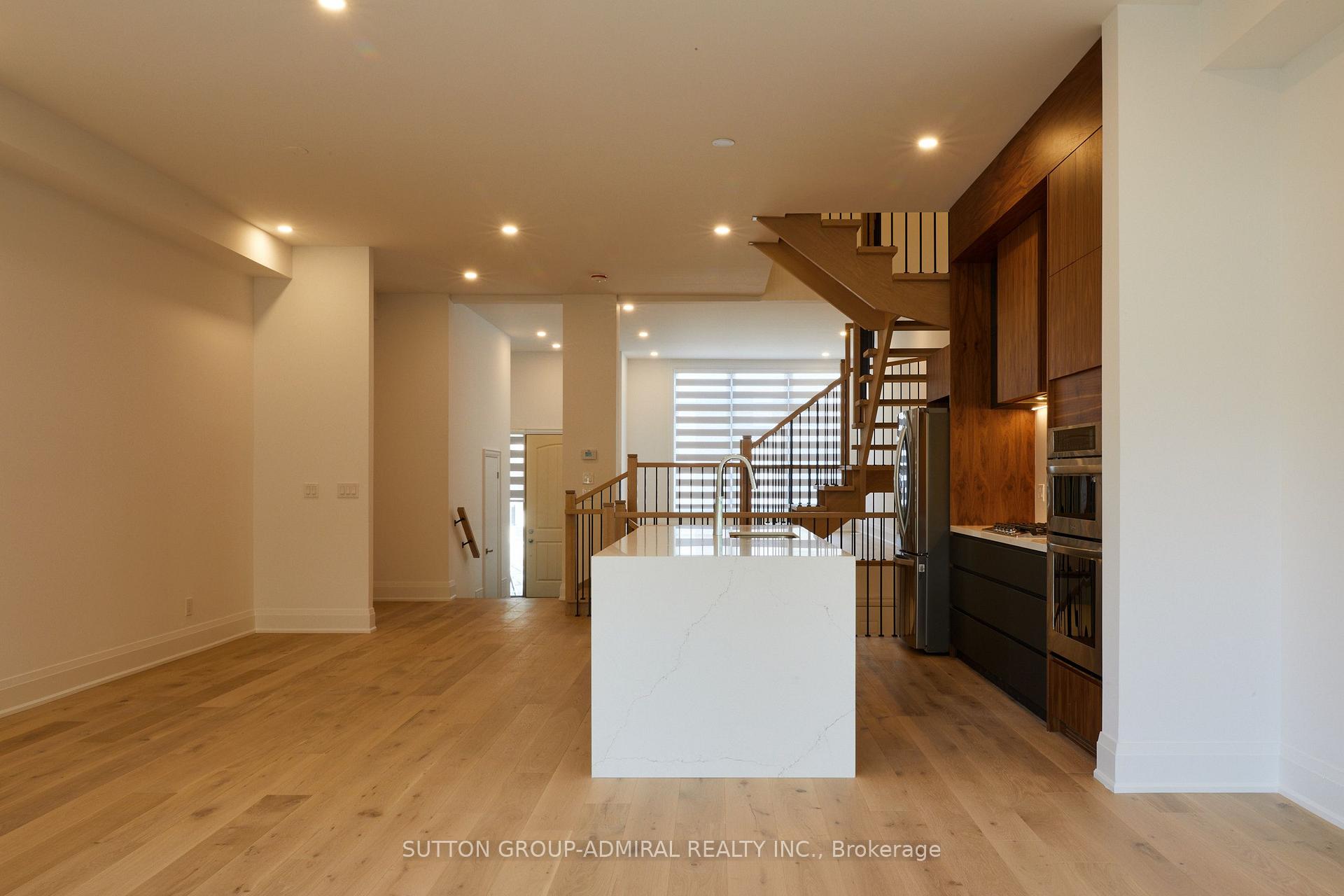 Photo 1 of Direzze 18 Court, Richmond Hill, Mill Pond — HOMEH