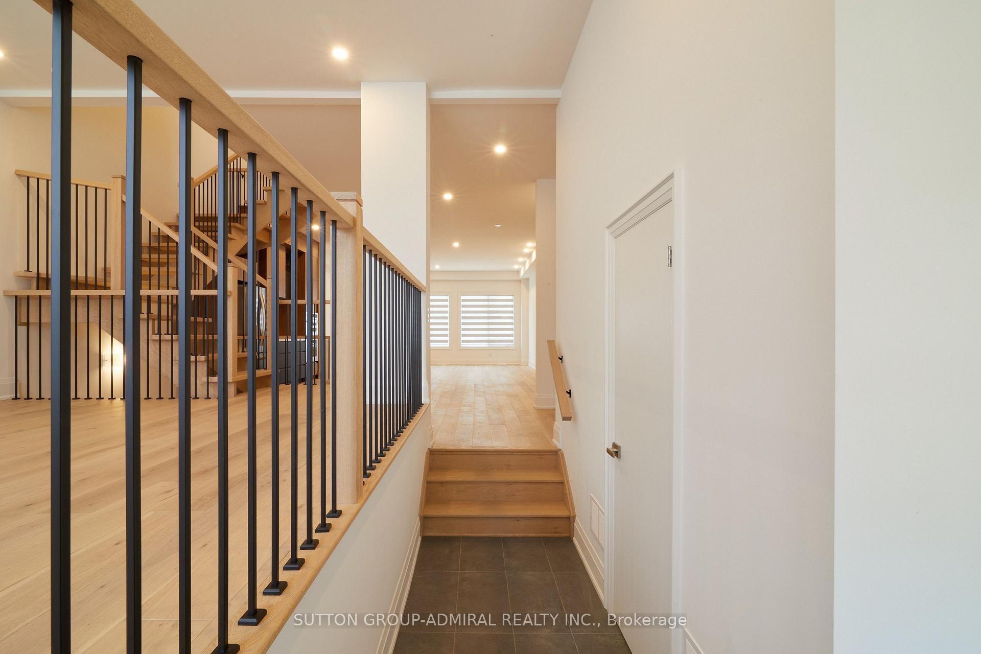 Photo 5 of Direzze 18 Court, Richmond Hill, Mill Pond — HOMEH