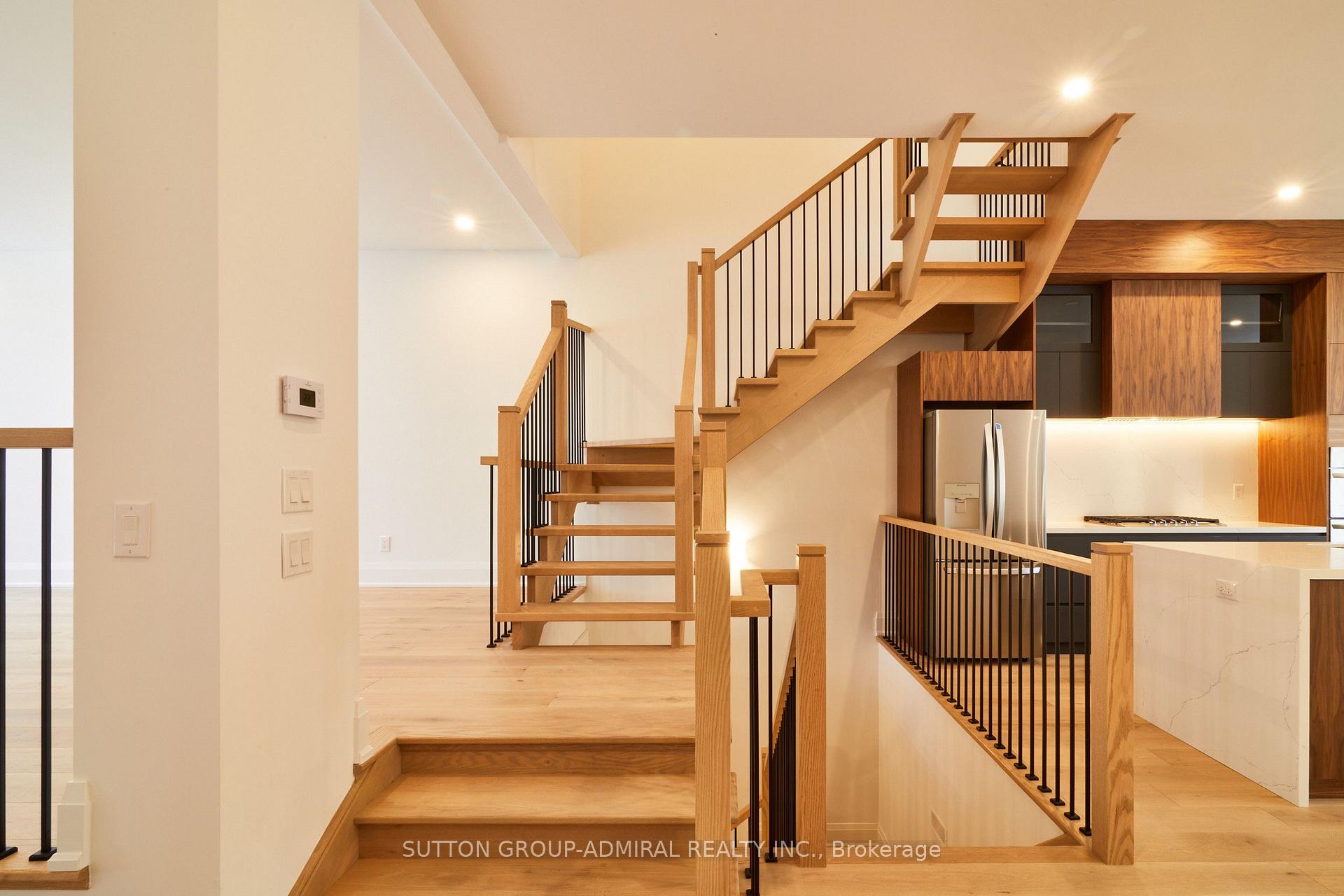 Photo 8 of Direzze 18 Court, Richmond Hill, Mill Pond — HOMEH
