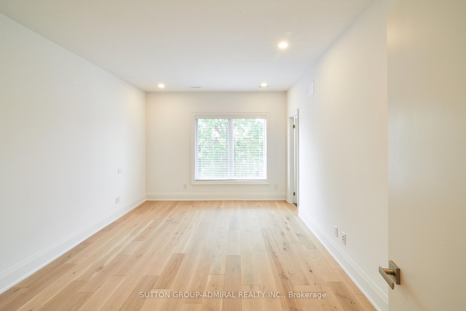 Photo 14 of Direzze 18 Court, Richmond Hill, Mill Pond — HOMEH