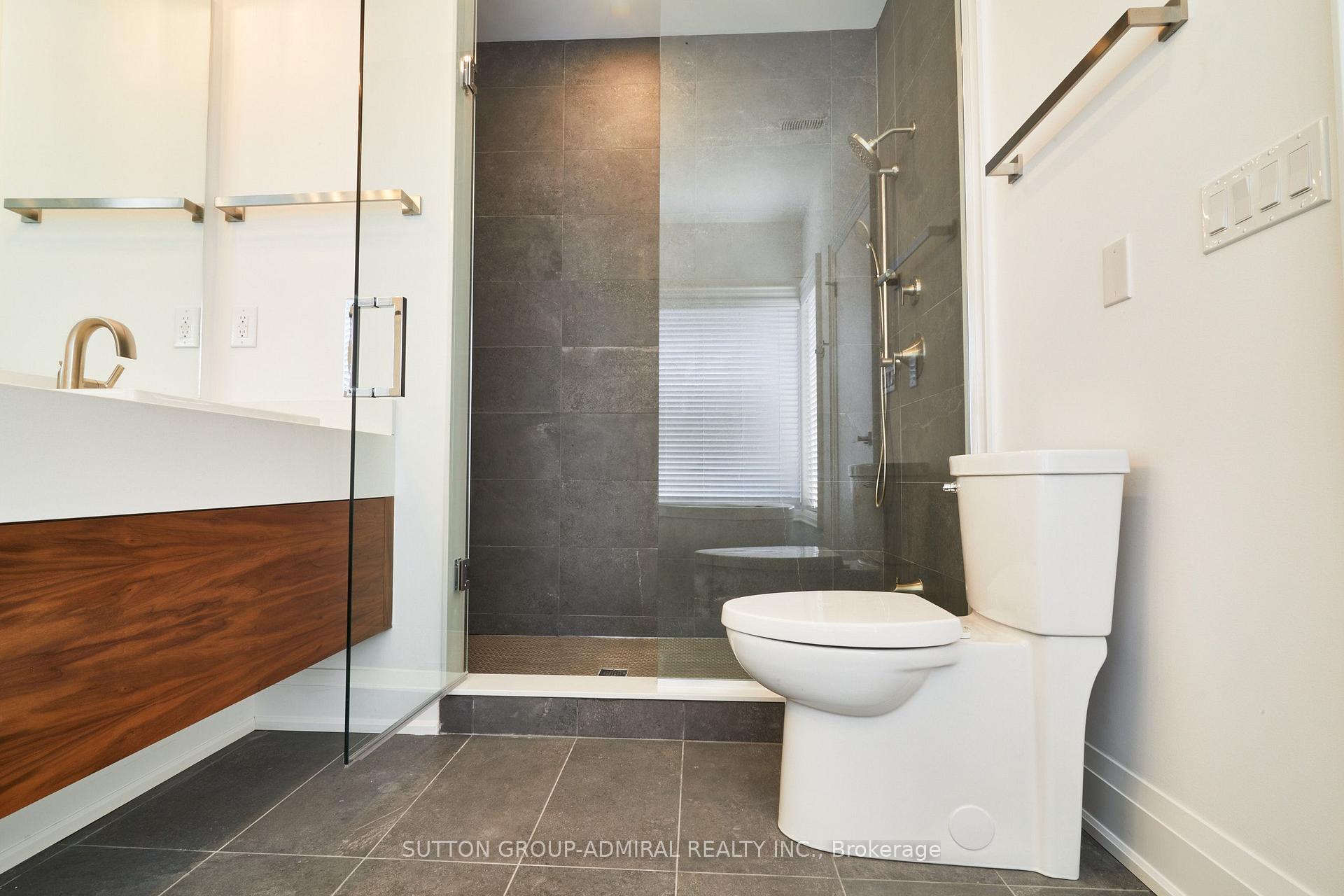 Photo 18 of Direzze 18 Court, Richmond Hill, Mill Pond — HOMEH