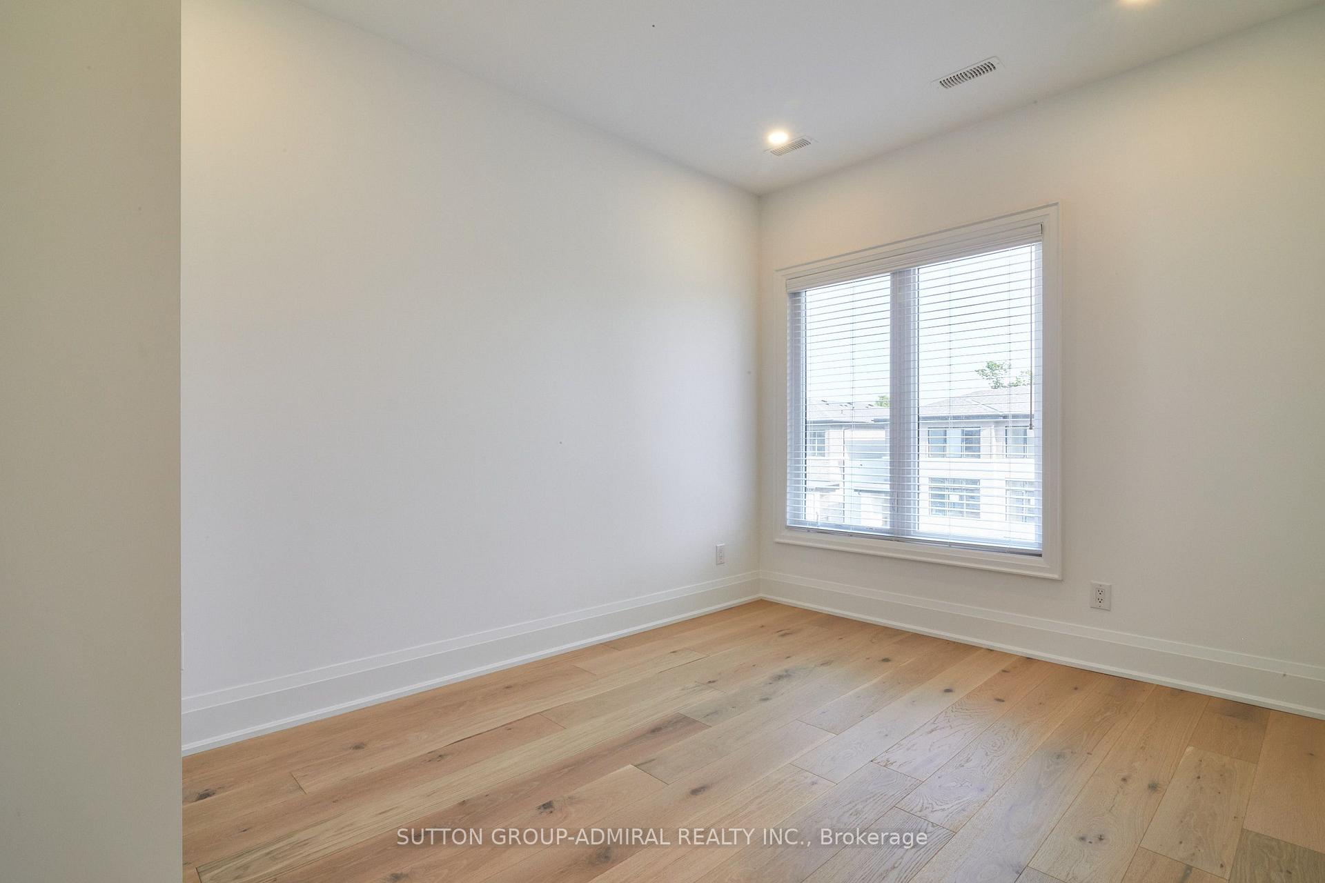 Photo 23 of Direzze 18 Court, Richmond Hill, Mill Pond — HOMEH