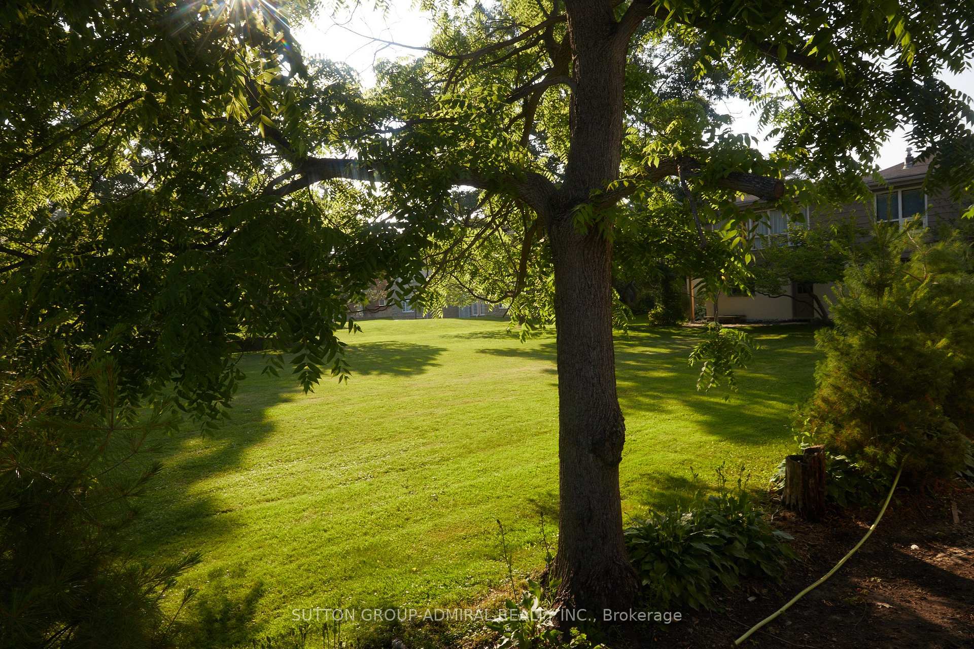 Photo 40 of Direzze 18 Court, Richmond Hill, Mill Pond — HOMEH