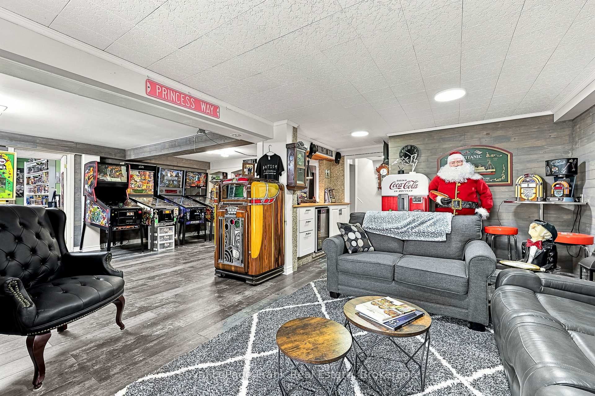Photo 38 of 1846 Stratton Avenue, Peterborough, Otonabee Ward 1 — HOMEH
