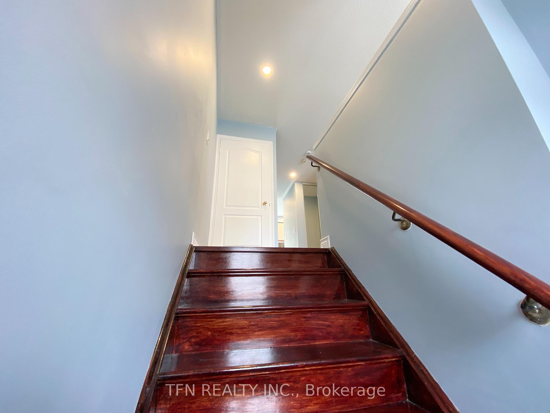 Photo 5 of Unit 42, 3020 Cedarglen Gate, Mississauga, Erindale — HOMEH