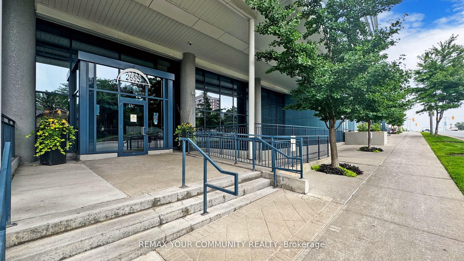 Photo 5 of Unit 913, 2885 Bayview Avenue, North York, Bayview Village — HOMEH