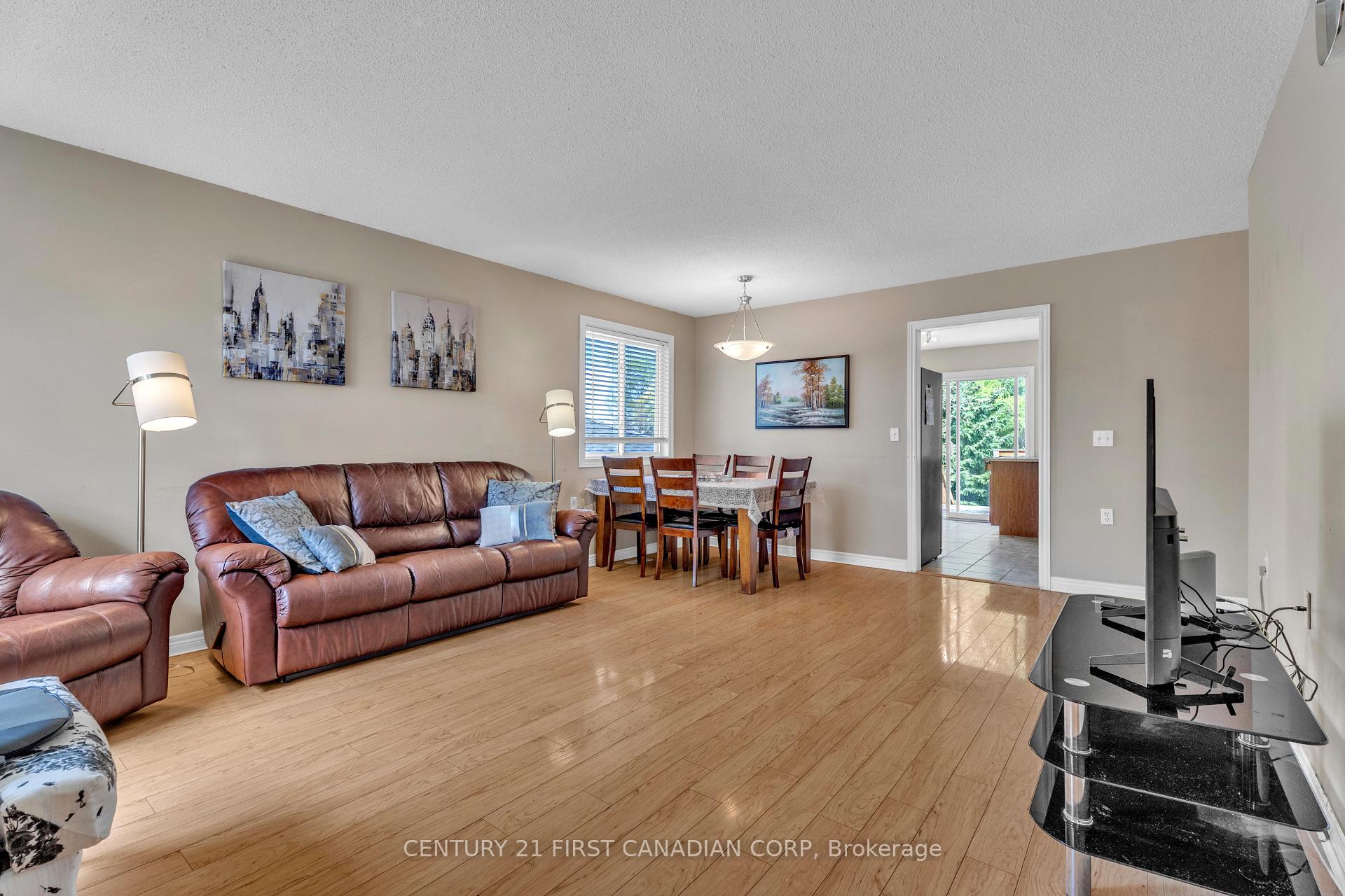Photo 10 of 1761 Devos Drive, London, North C — HOMEH