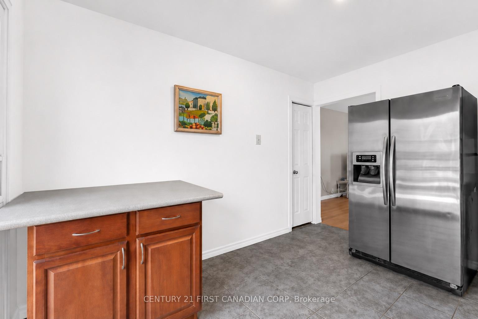 Photo 15 of 1761 Devos Drive, London, North C — HOMEH