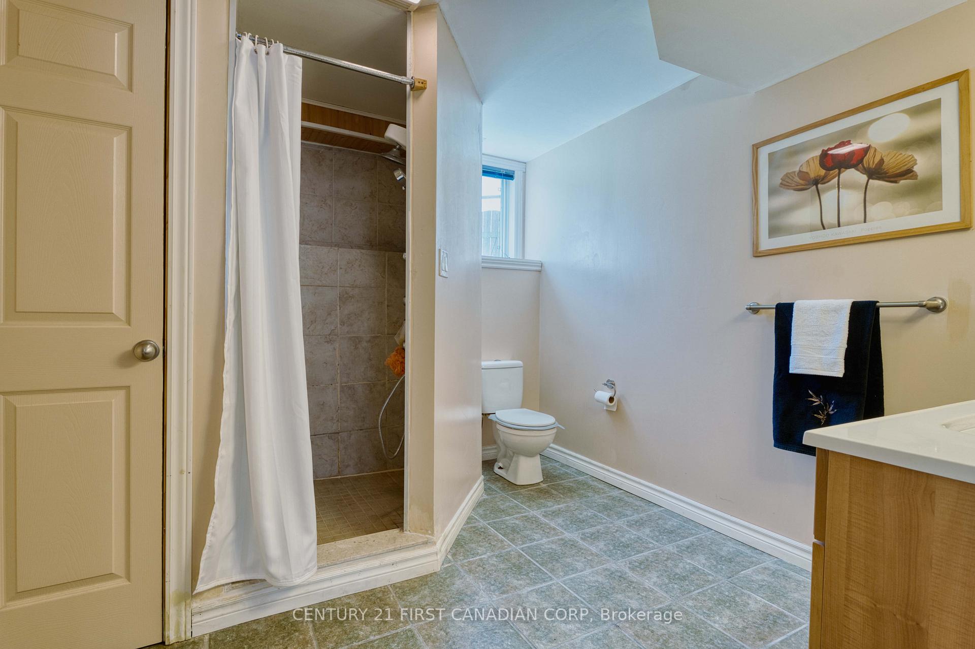 Photo 25 of 1761 Devos Drive, London, North C — HOMEH