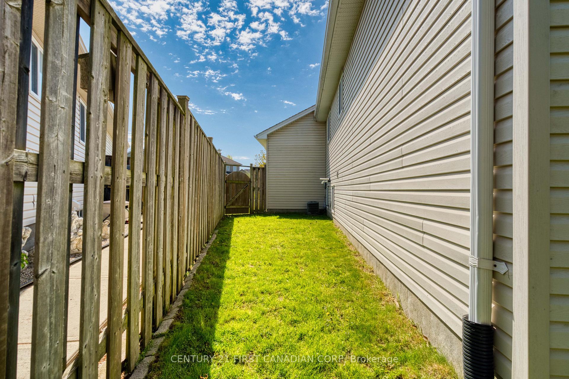 Photo 29 of 1761 Devos Drive, London, North C — HOMEH