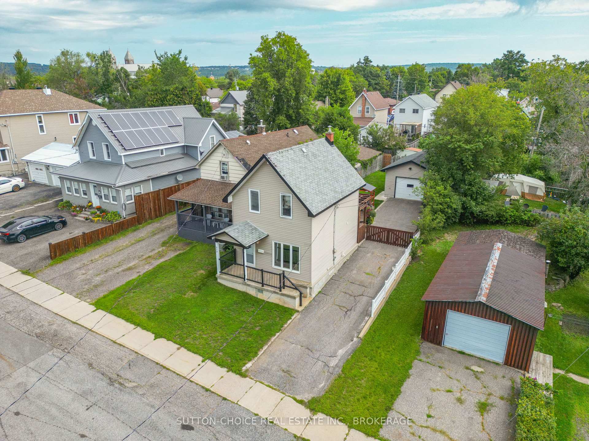 Photo 4 of 372 Third Avenue E, North Bay, Central — HOMEH