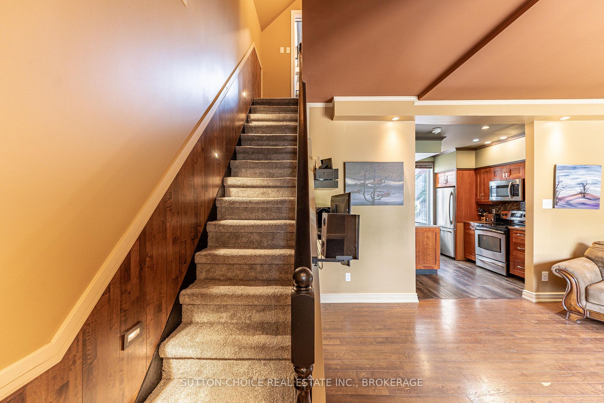 Photo 8 of 372 Third Avenue E, North Bay, Central — HOMEH