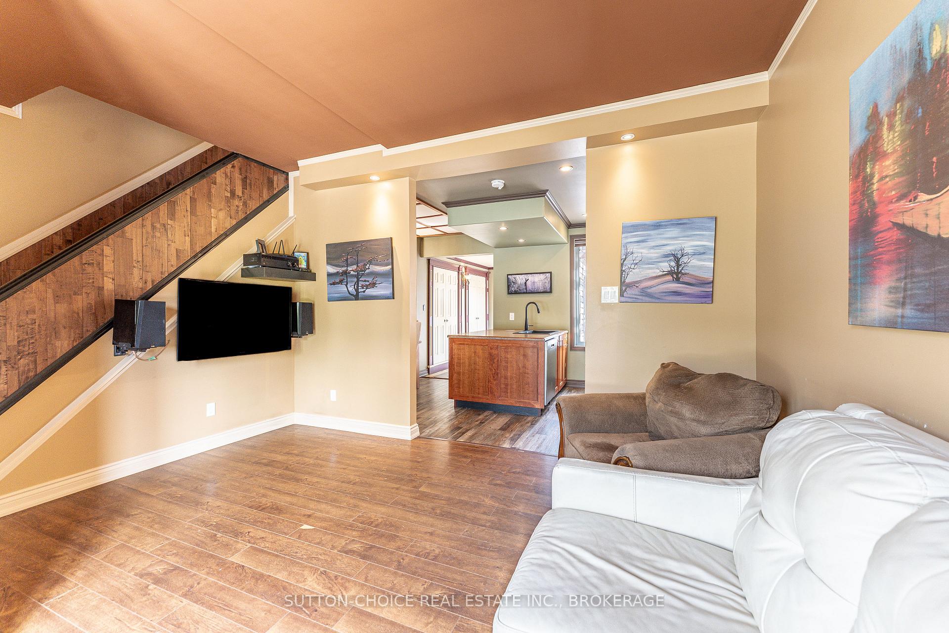 Photo 12 of 372 Third Avenue E, North Bay, Central — HOMEH