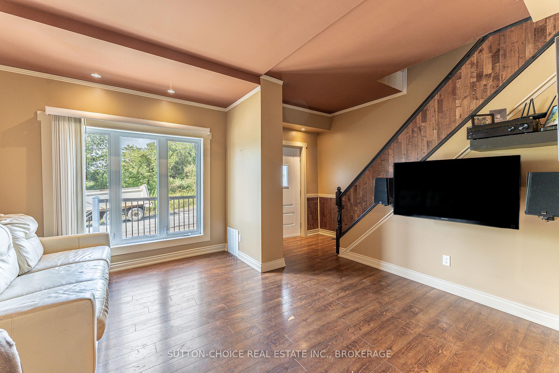 Photo 13 of 372 Third Avenue E, North Bay, Central — HOMEH