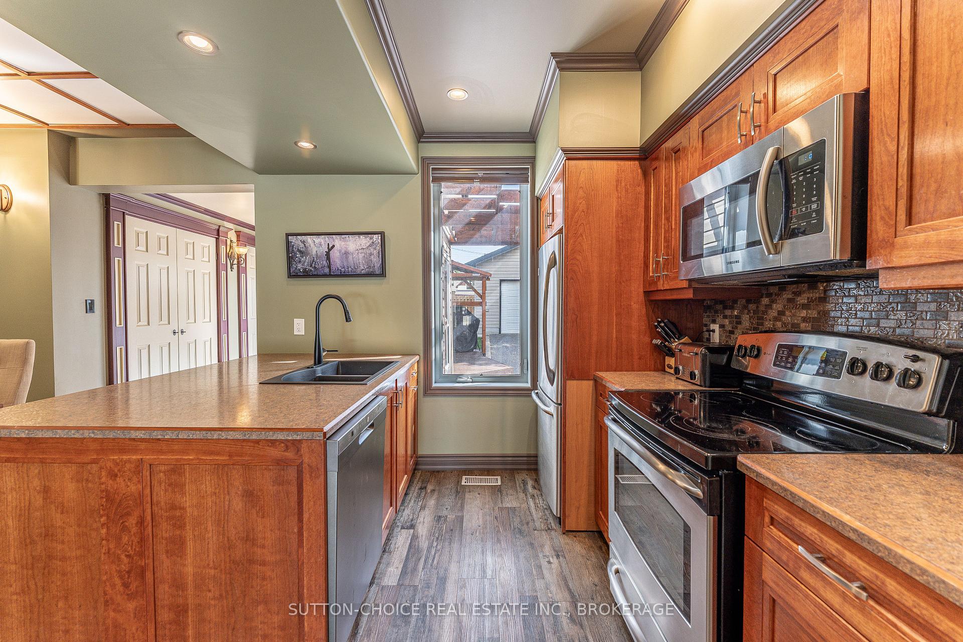 Photo 14 of 372 Third Avenue E, North Bay, Central — HOMEH